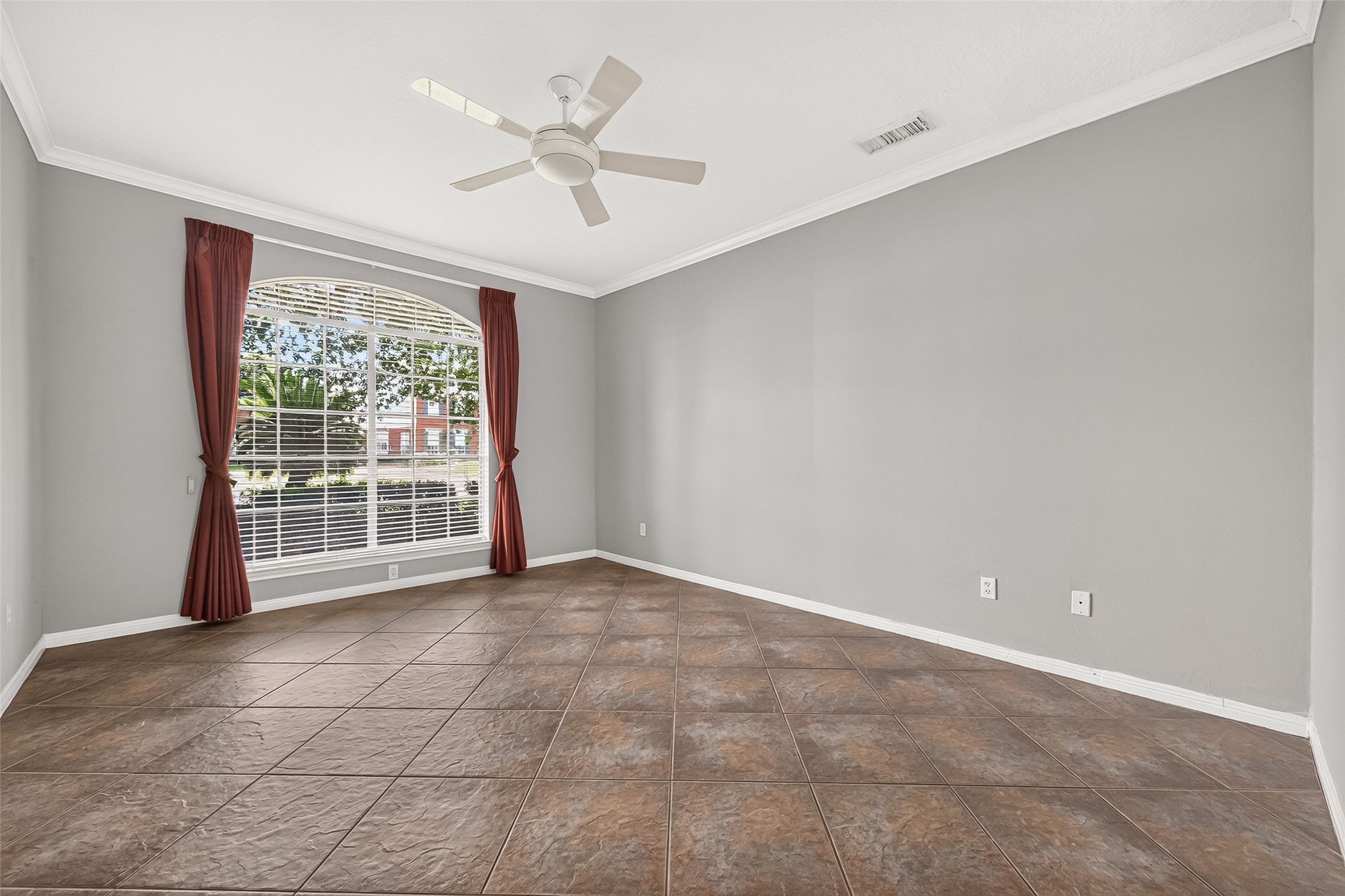 2106 Avenida La Quinta Street Property Photo 20
