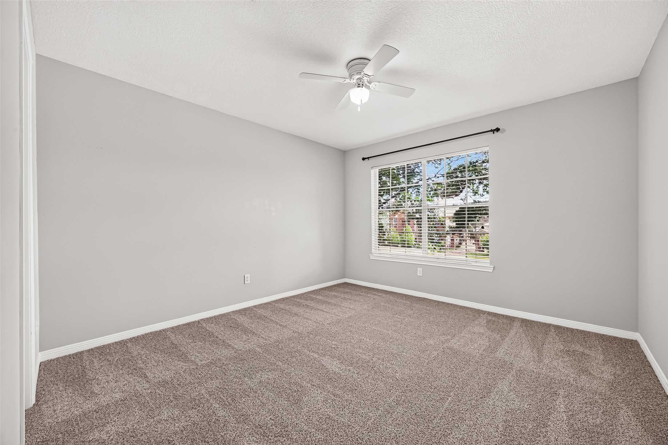 2106 Avenida La Quinta Street Property Photo 29