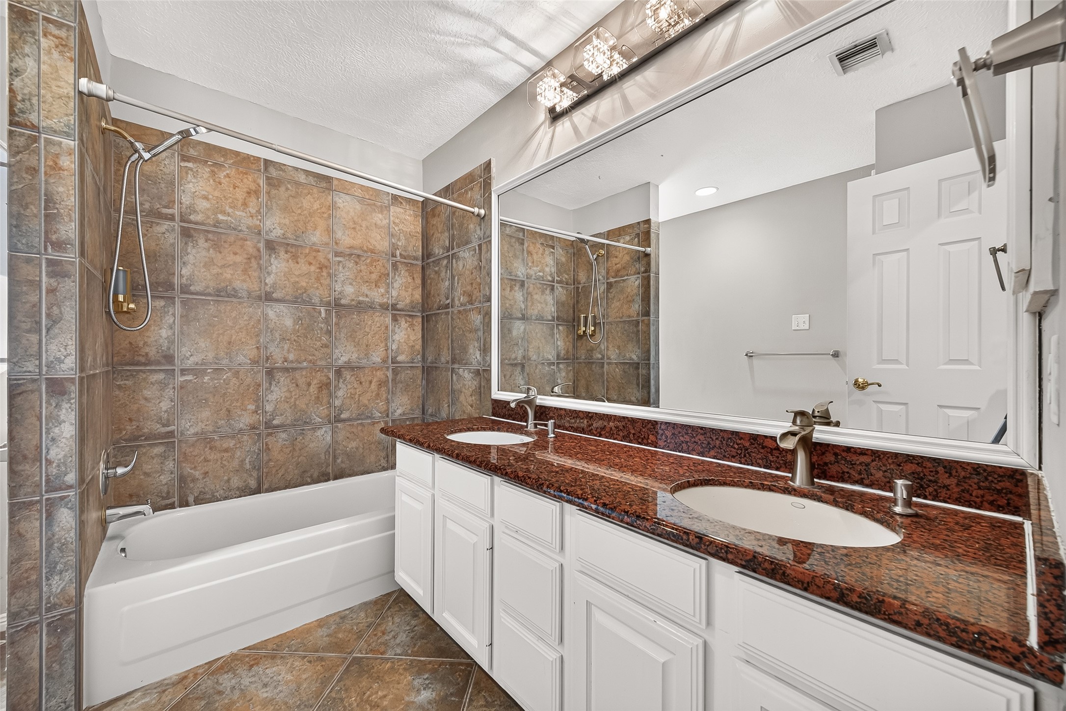 2106 Avenida La Quinta Street Property Photo 30