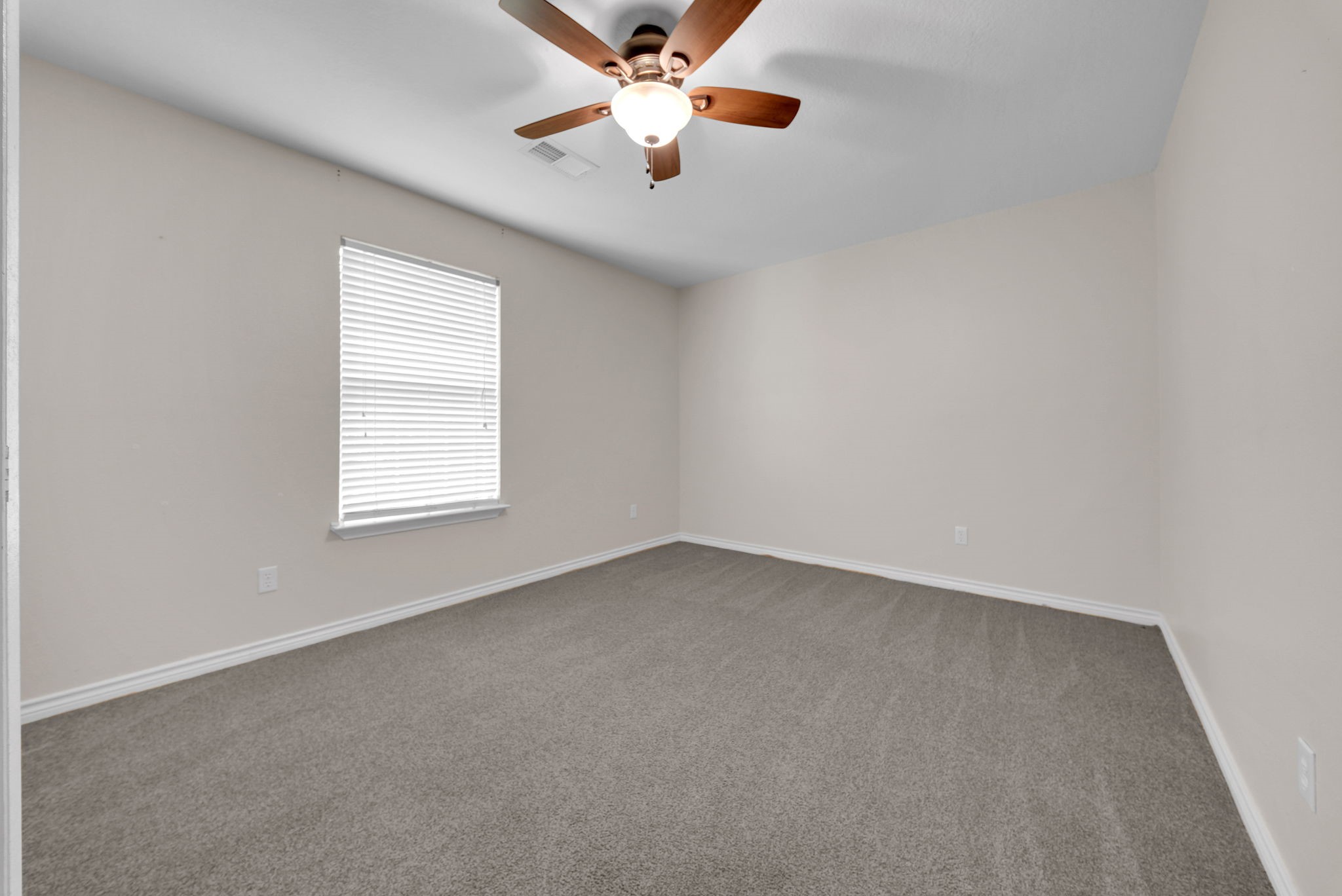 106 Bolton Way W Property Photo 14