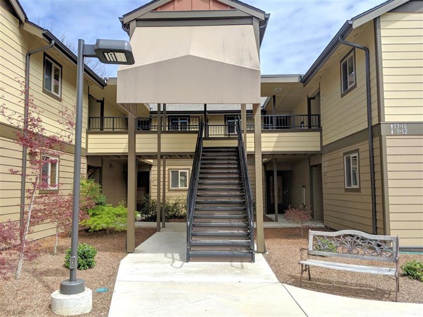 556 G Street Property Photo 6
