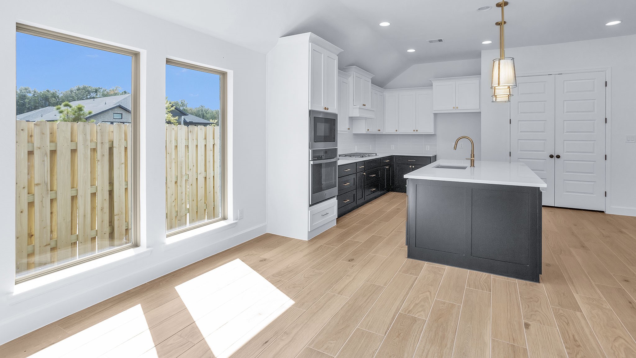 1914 Langford Street Property Photo 8