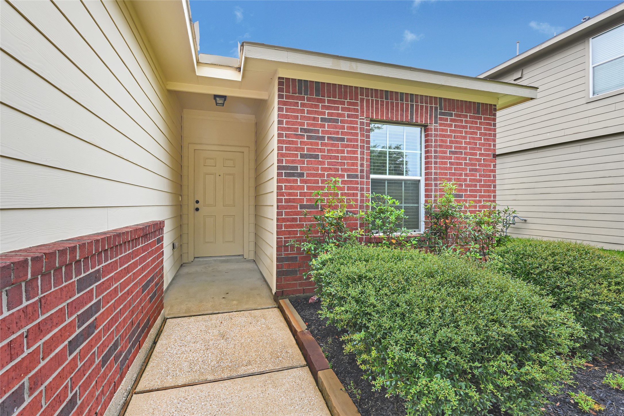 11015 Harston Drive Property Photo 3