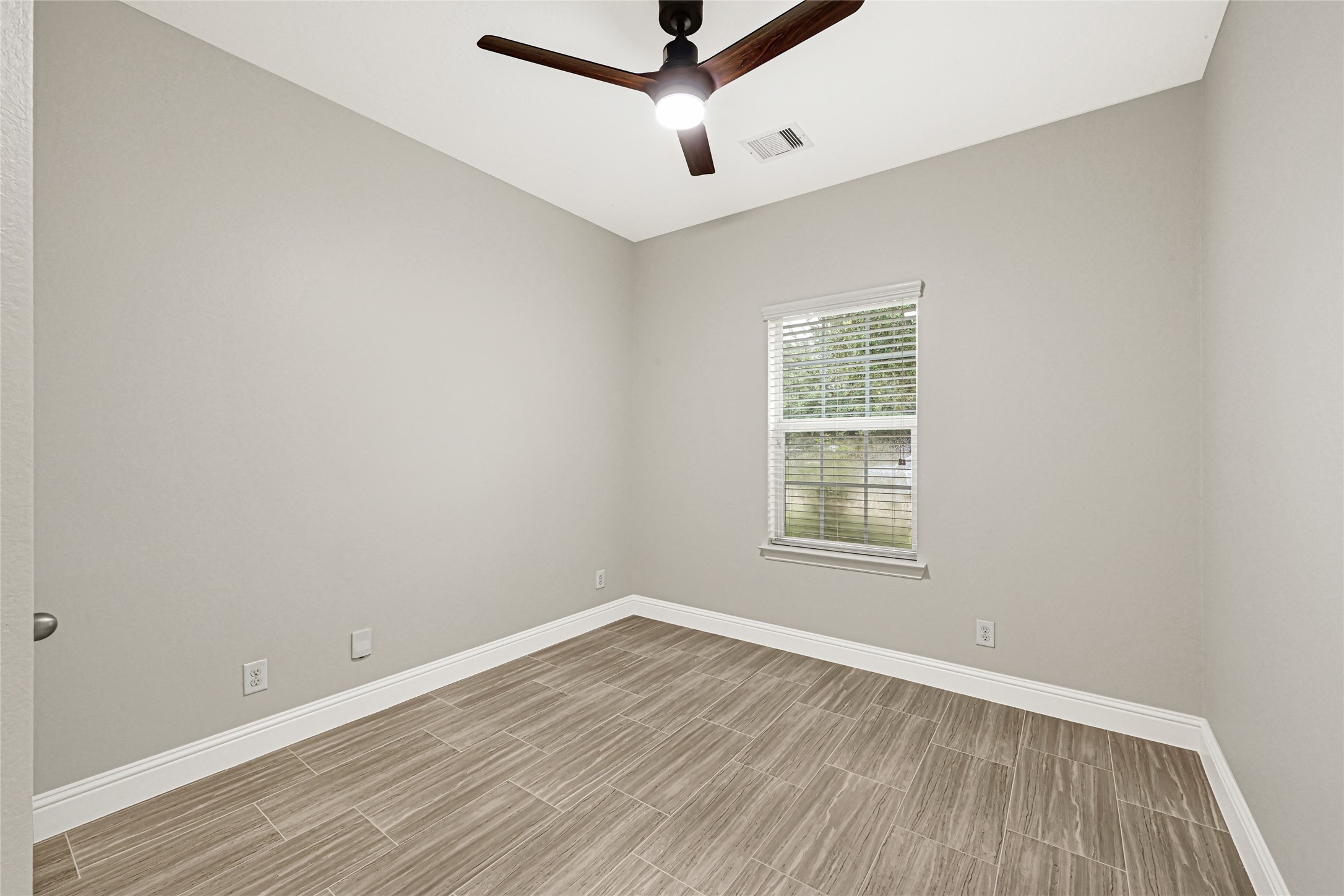 11015 Harston Drive Property Photo 5