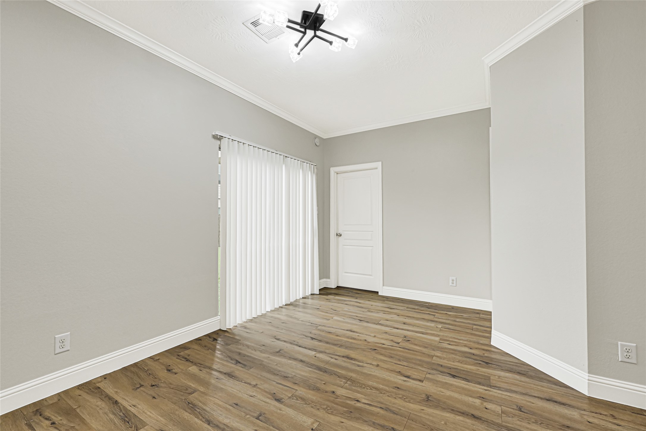 11015 Harston Drive Property Photo 15