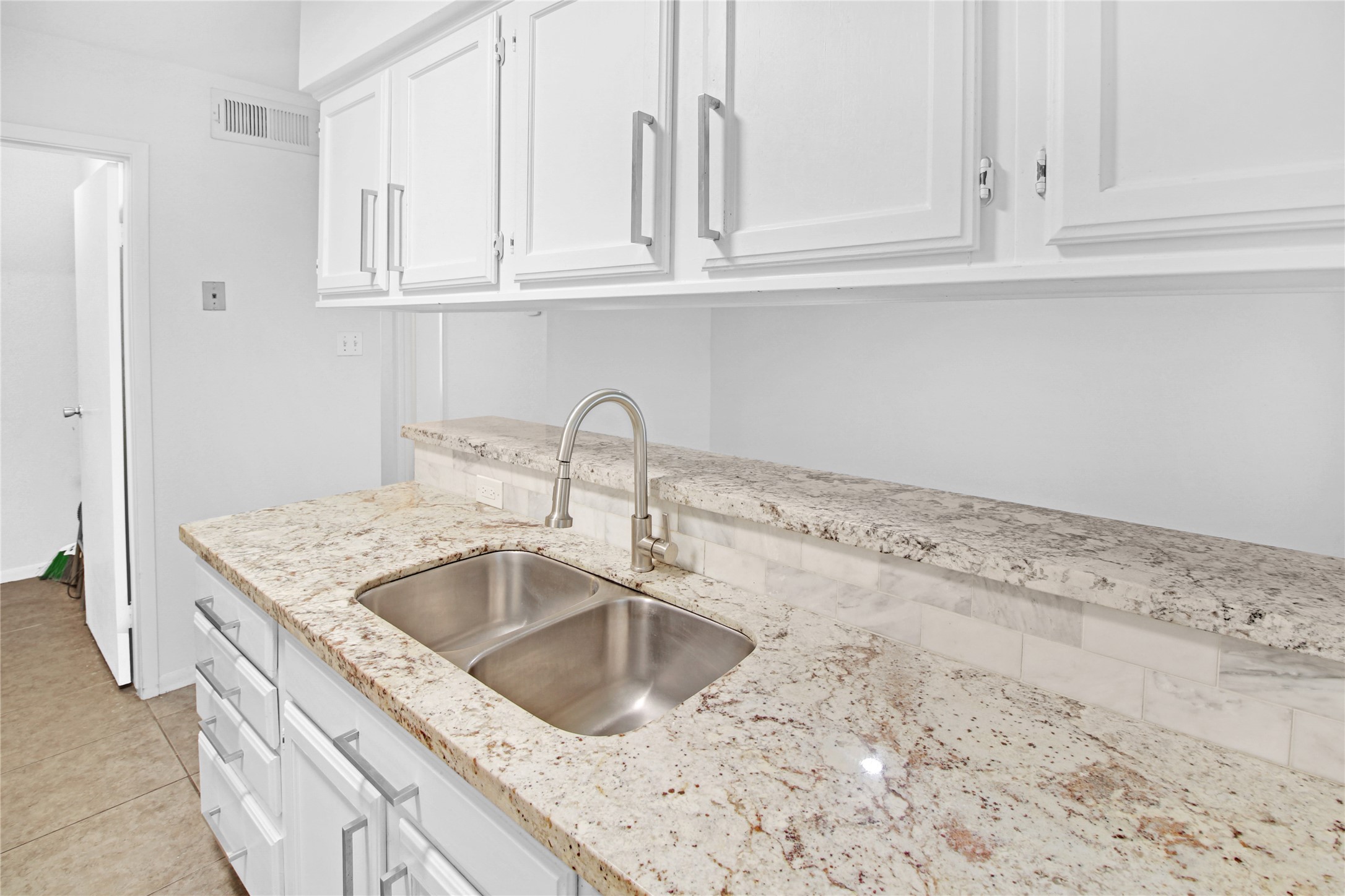 1500 Sandy Springs 69 Property Photo 4