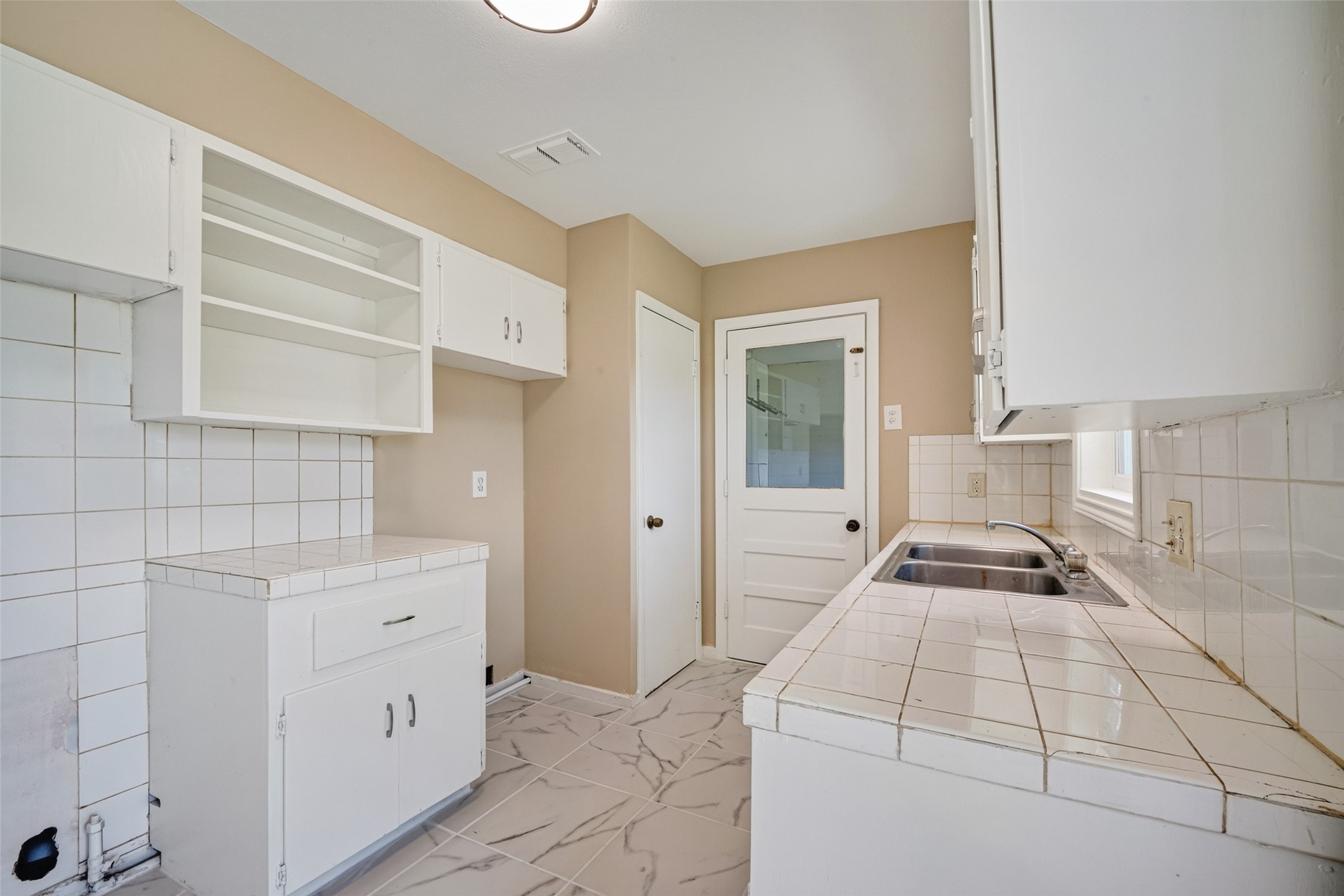 6610 Barney Road Property Photo 14