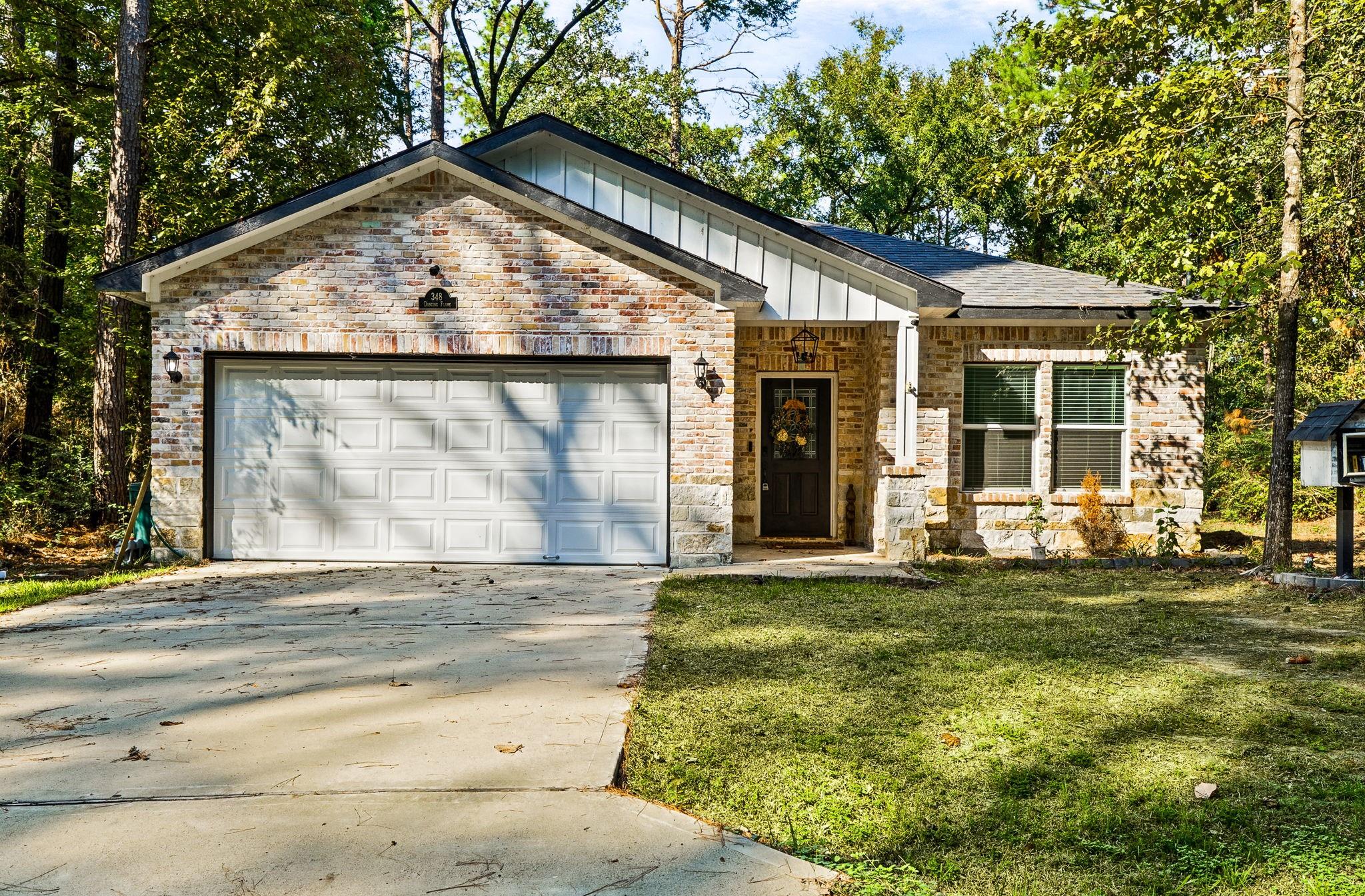 348 Dancing Flame Property Photo 2