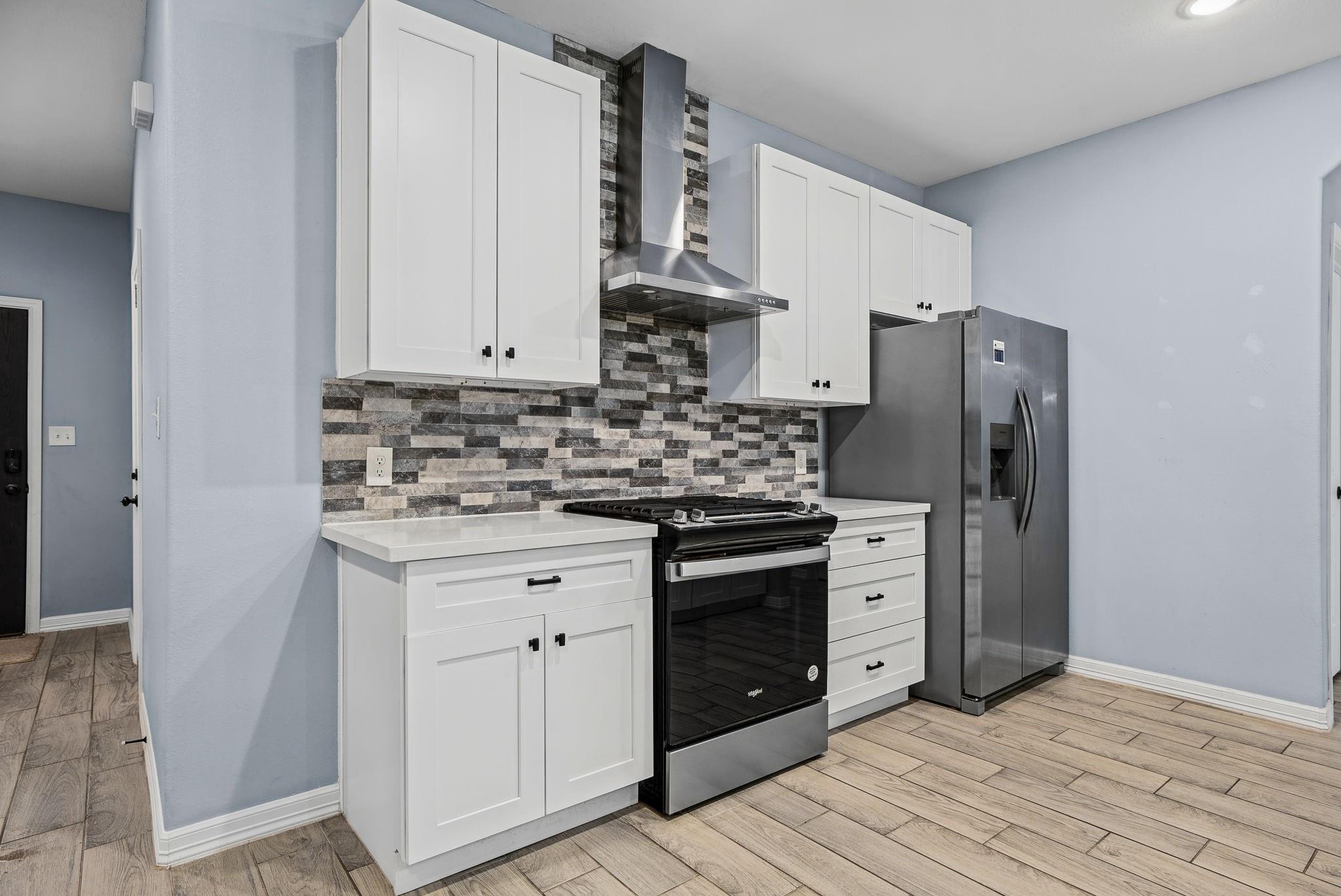 348 Dancing Flame Property Photo 7