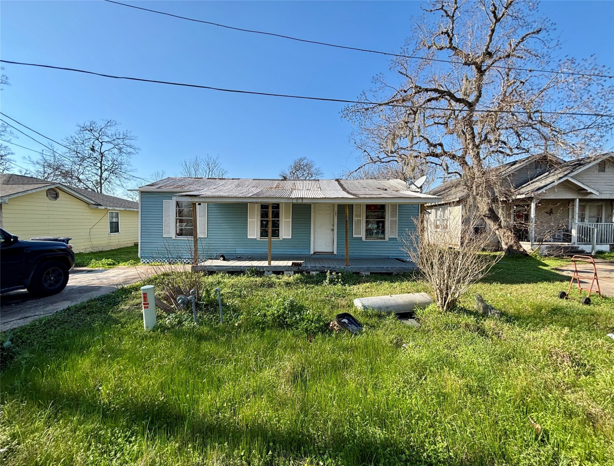 103 Upton Lane Property Photo 1