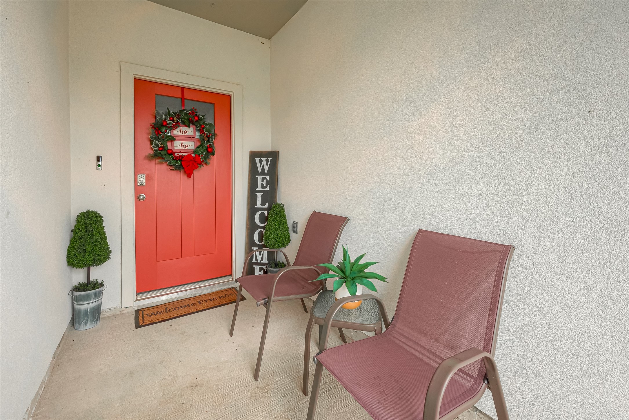17 Desert Spring Lane Property Photo 4