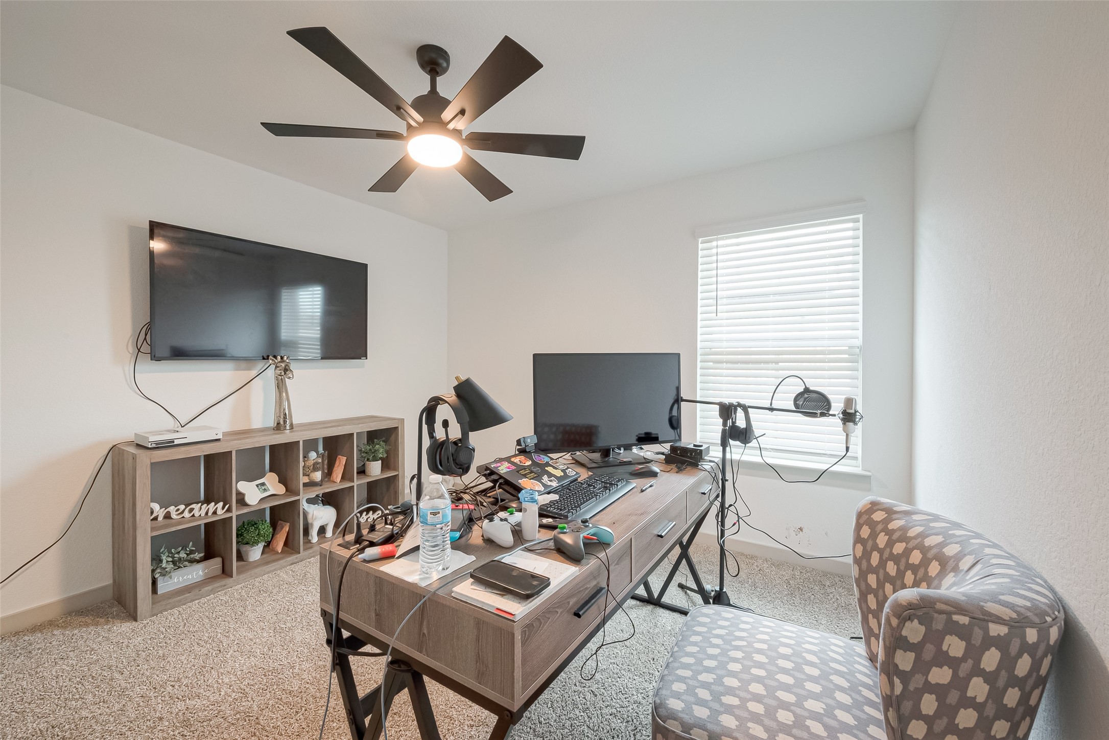 17 Desert Spring Lane Property Photo 8