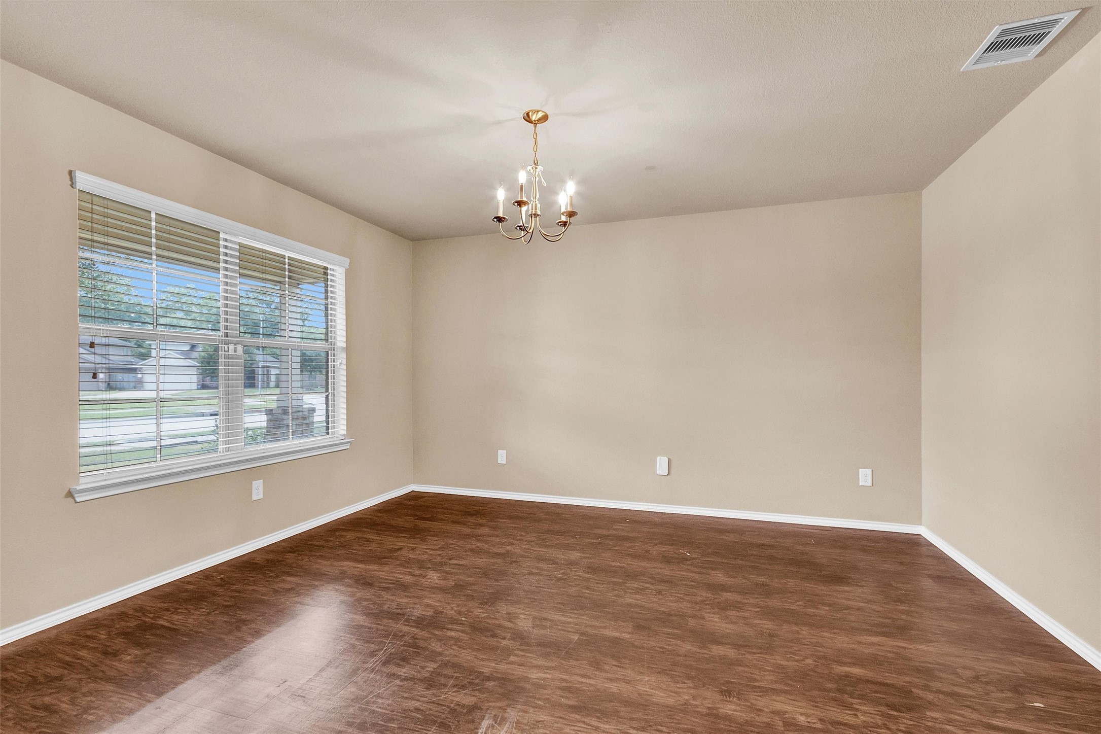 2119 Treasure Mountain Drive Property Photo 4