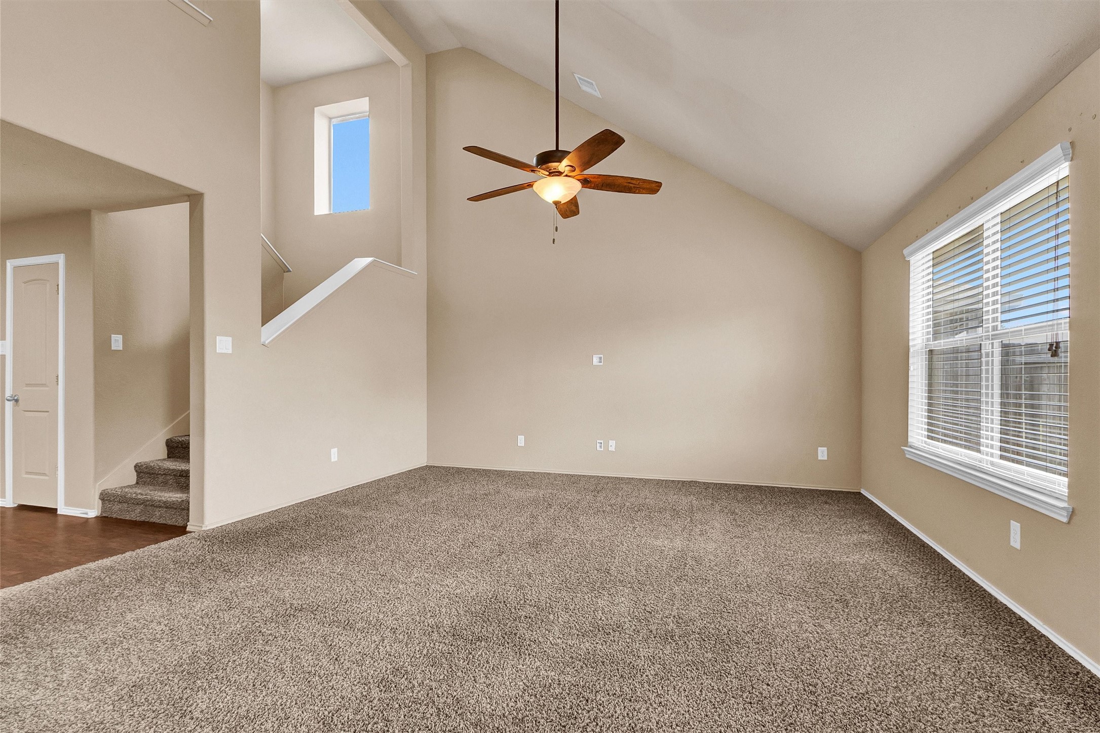 2119 Treasure Mountain Drive Property Photo 11
