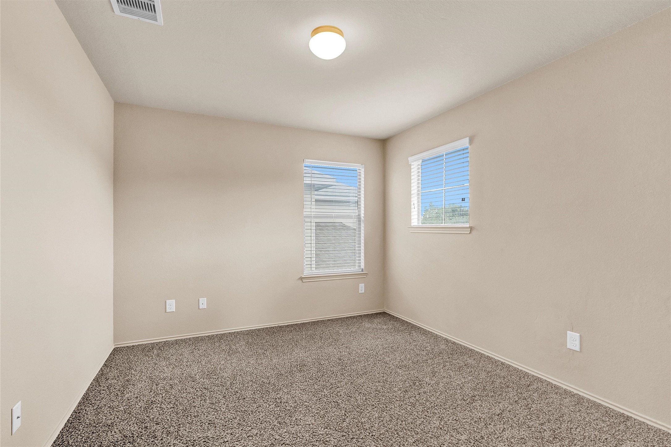 2119 Treasure Mountain Drive Property Photo 23