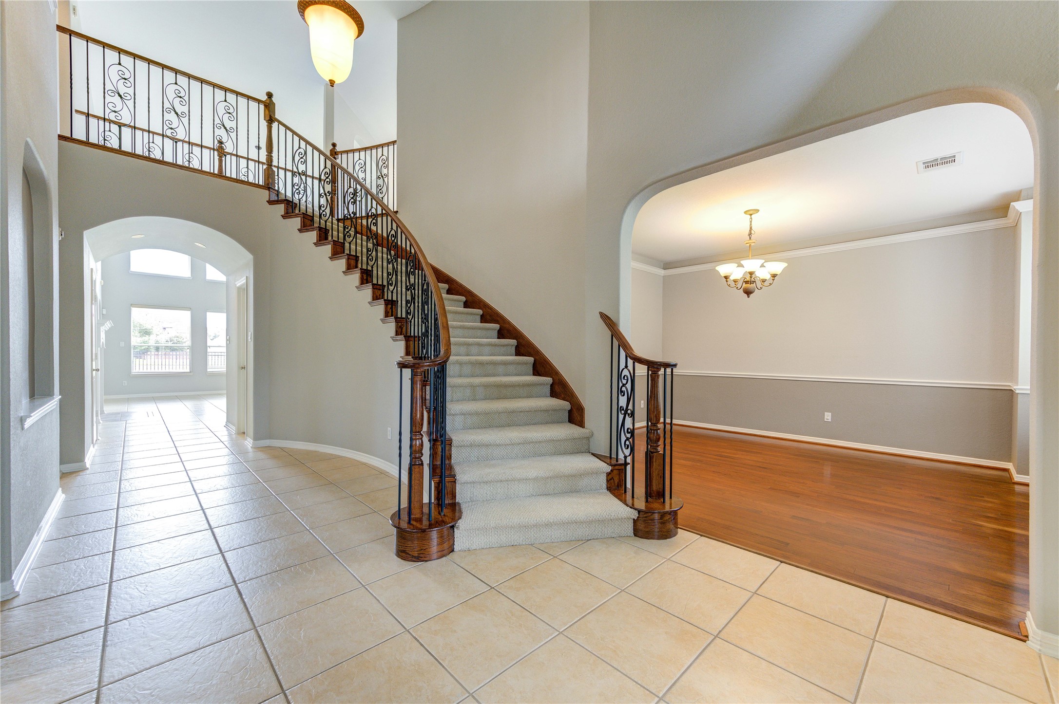 3819 Rivermoss Lane Property Photo 4
