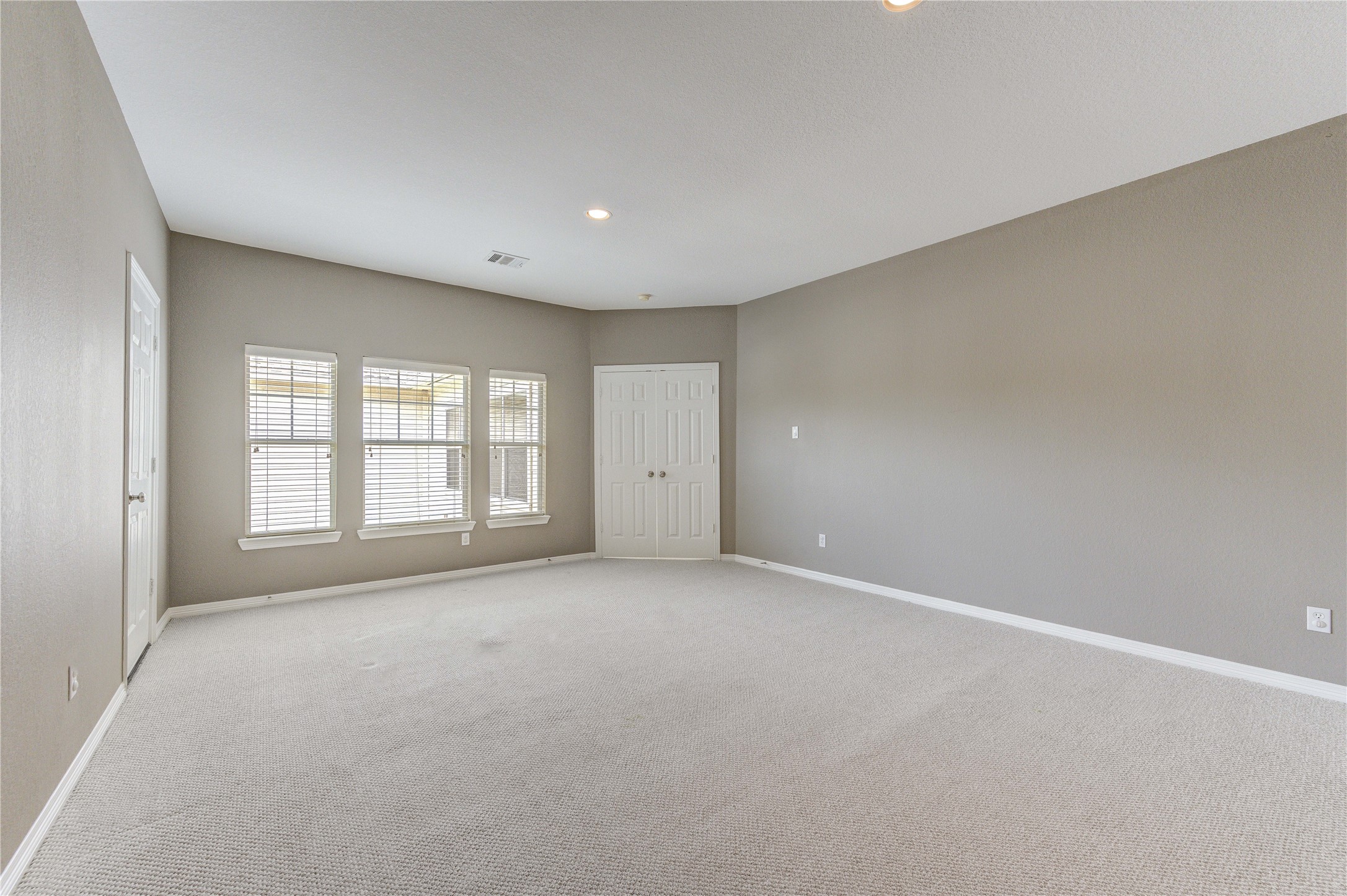 3819 Rivermoss Lane Property Photo 11