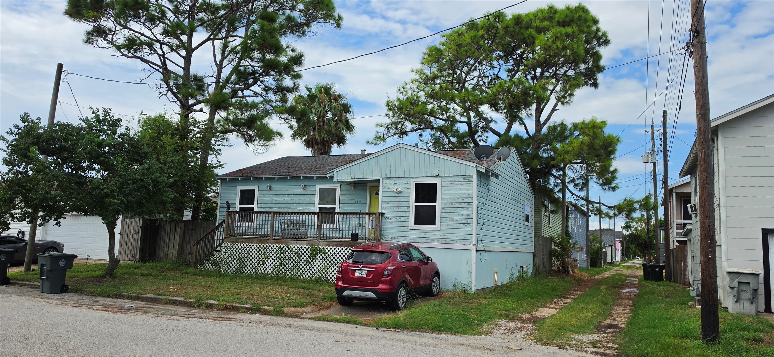 1719 50th Street Property Photo 1