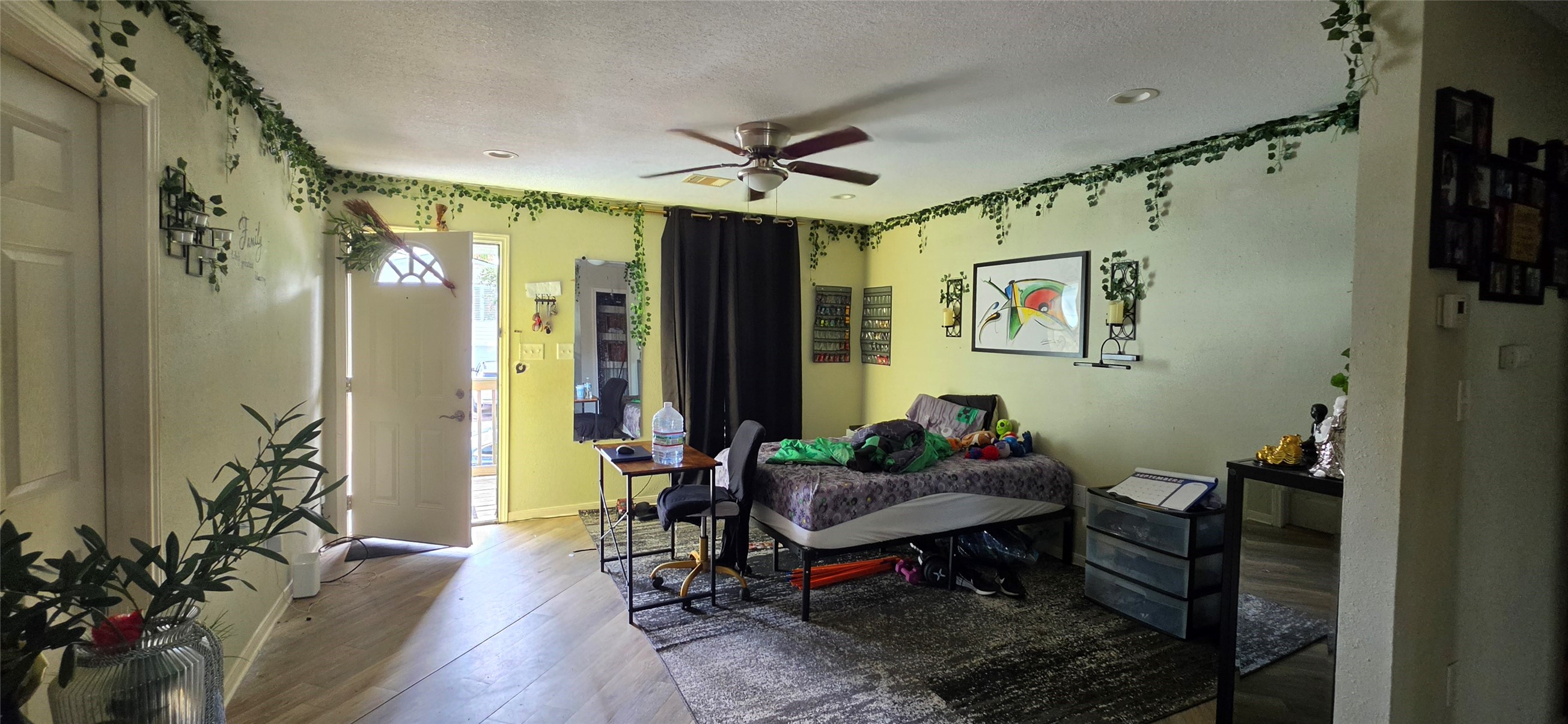 1719 50th Street Property Photo 3