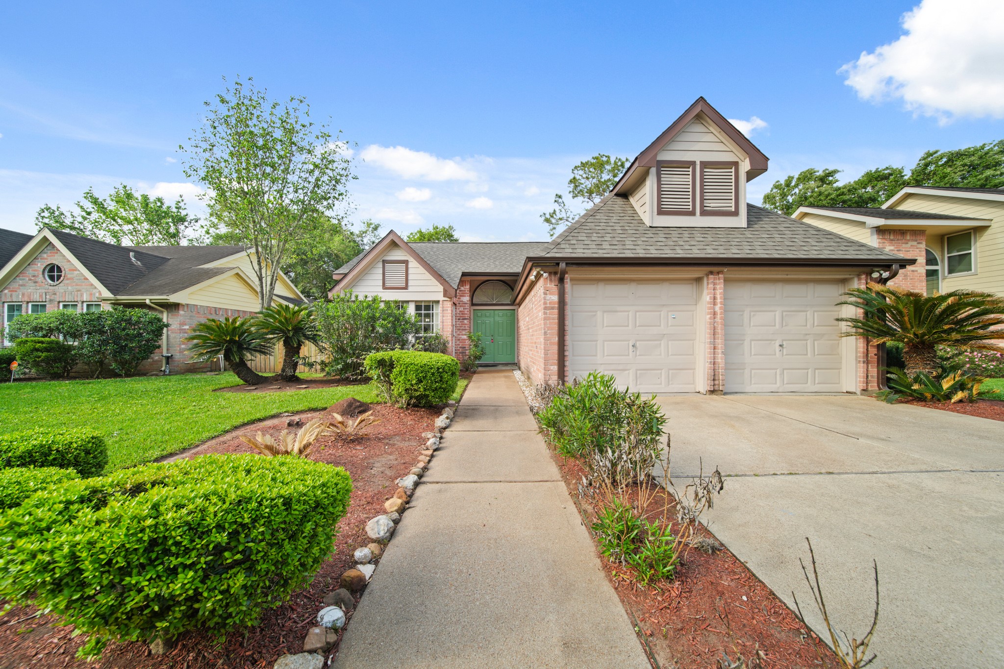 4827 Sunshine Drive Property Photo