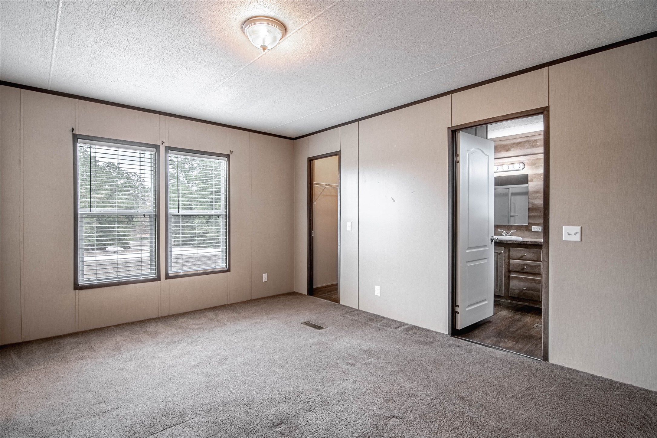 37 Riverside Lane B Property Photo 12
