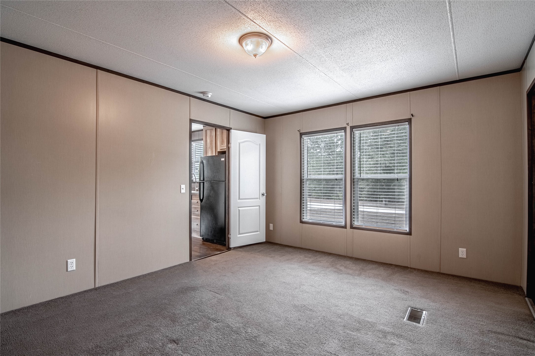 37 Riverside Lane B Property Photo 13