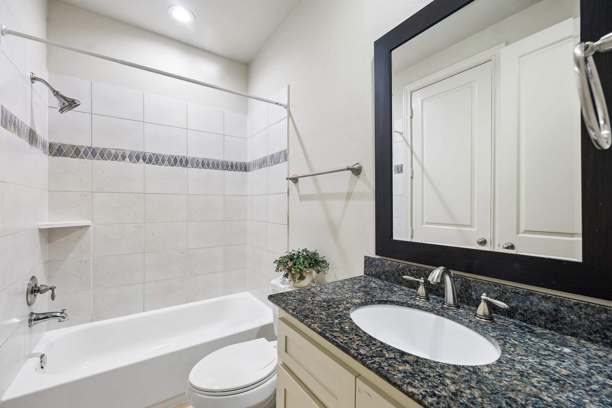 5718 Kansas Street D Property Photo 17
