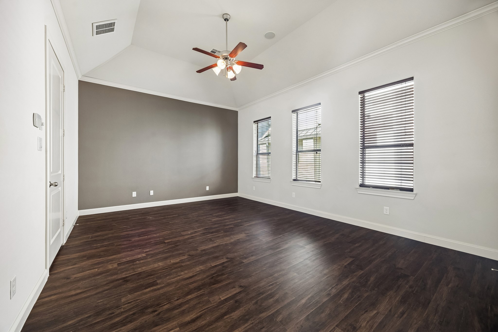 5718 Kansas Street D Property Photo 26
