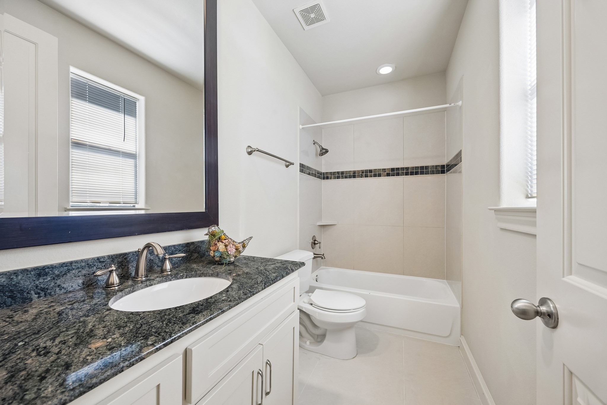 5718 Kansas Street D Property Photo 32