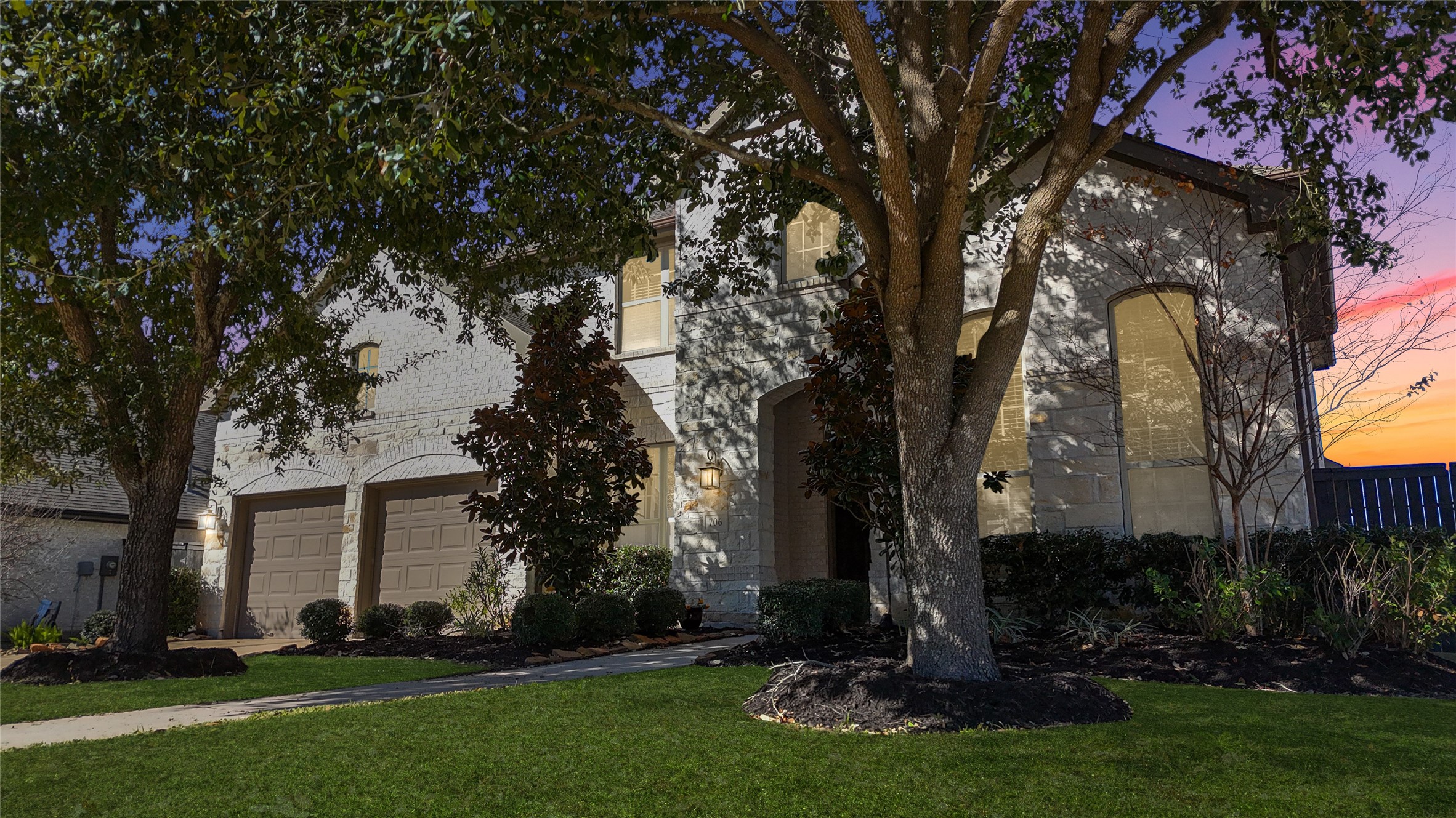 706 Suncatcher Circle Property Photo 3