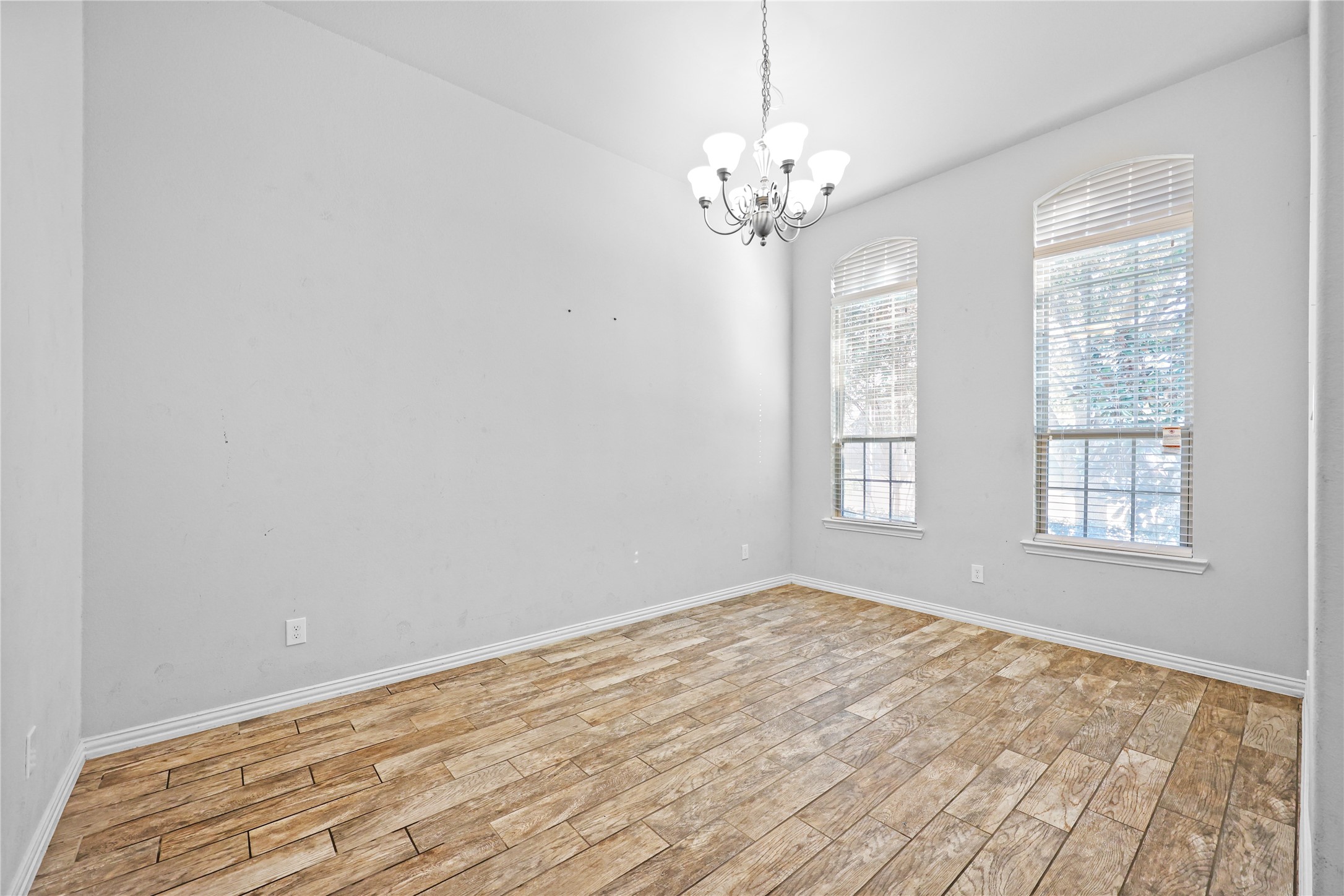 706 Suncatcher Circle Property Photo 5