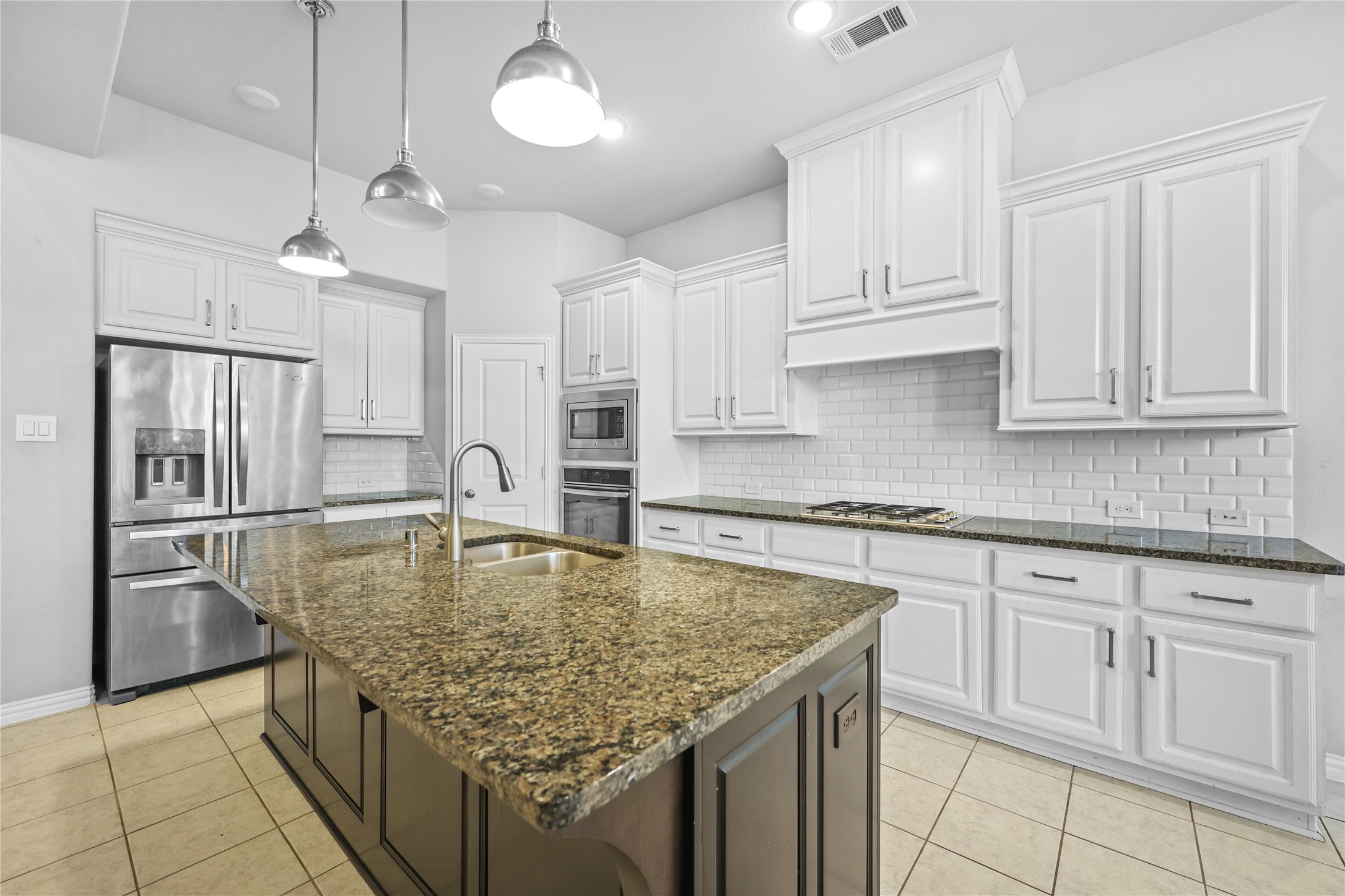 706 Suncatcher Circle Property Photo 11