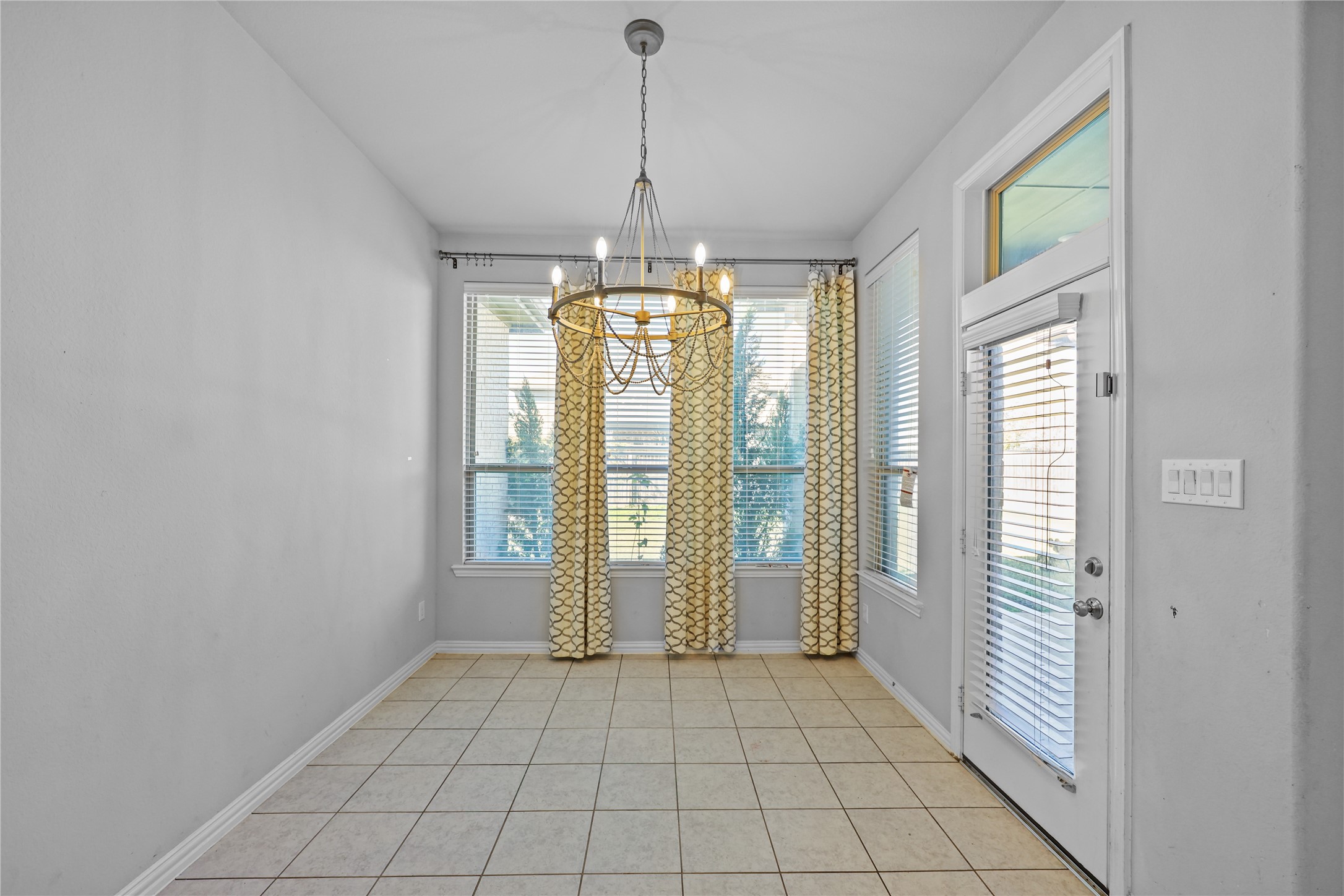706 Suncatcher Circle Property Photo 13