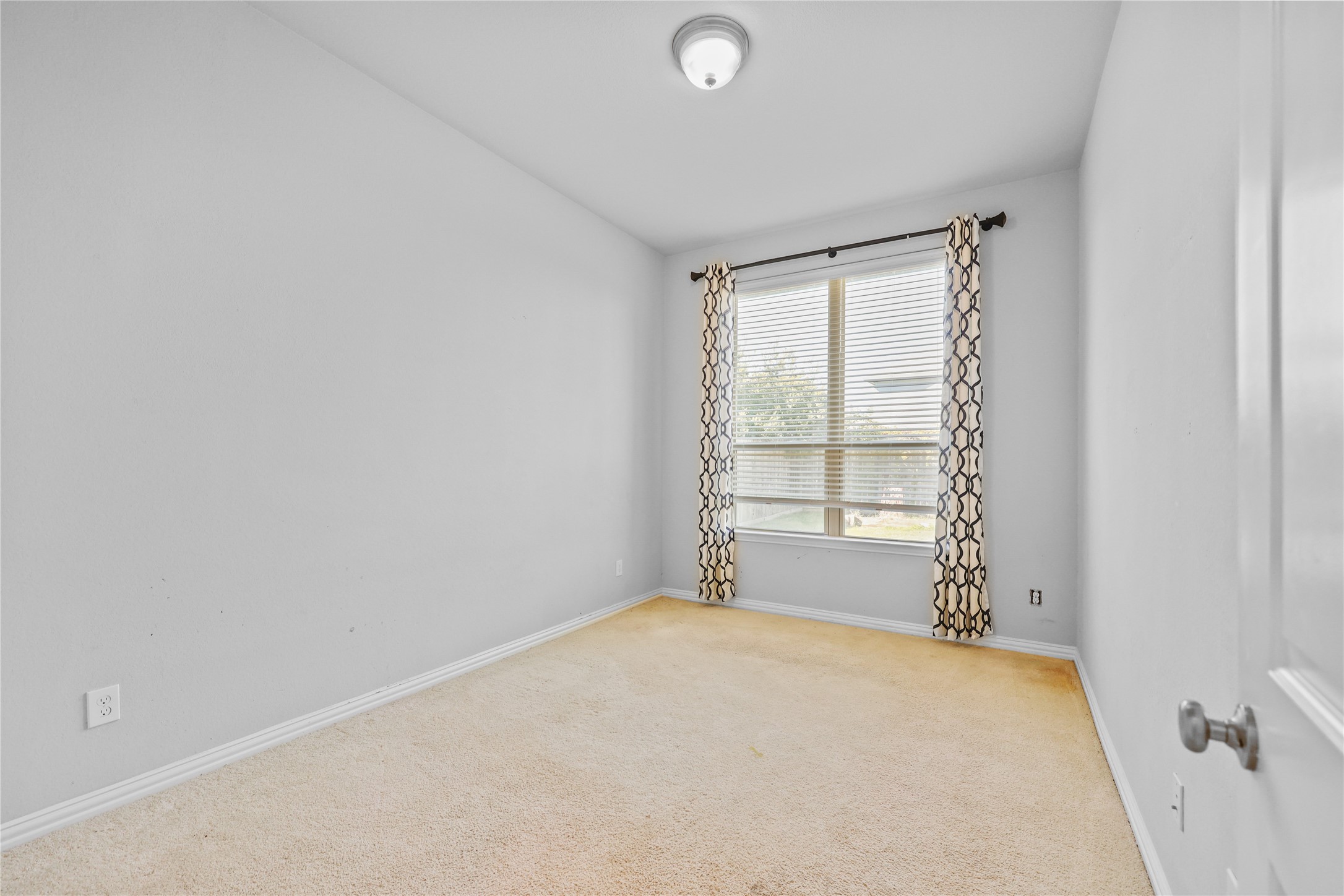 706 Suncatcher Circle Property Photo 14