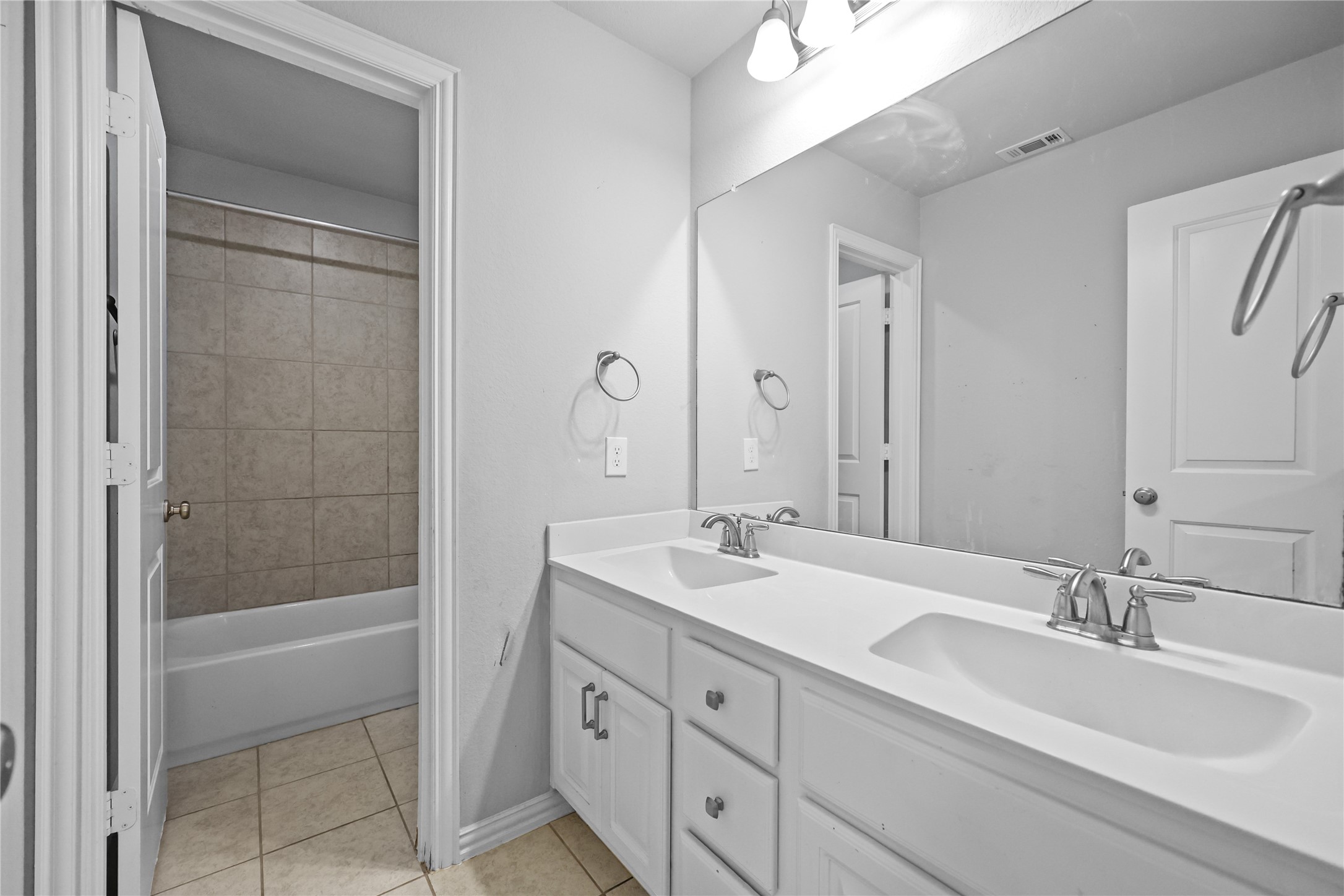 706 Suncatcher Circle Property Photo 21