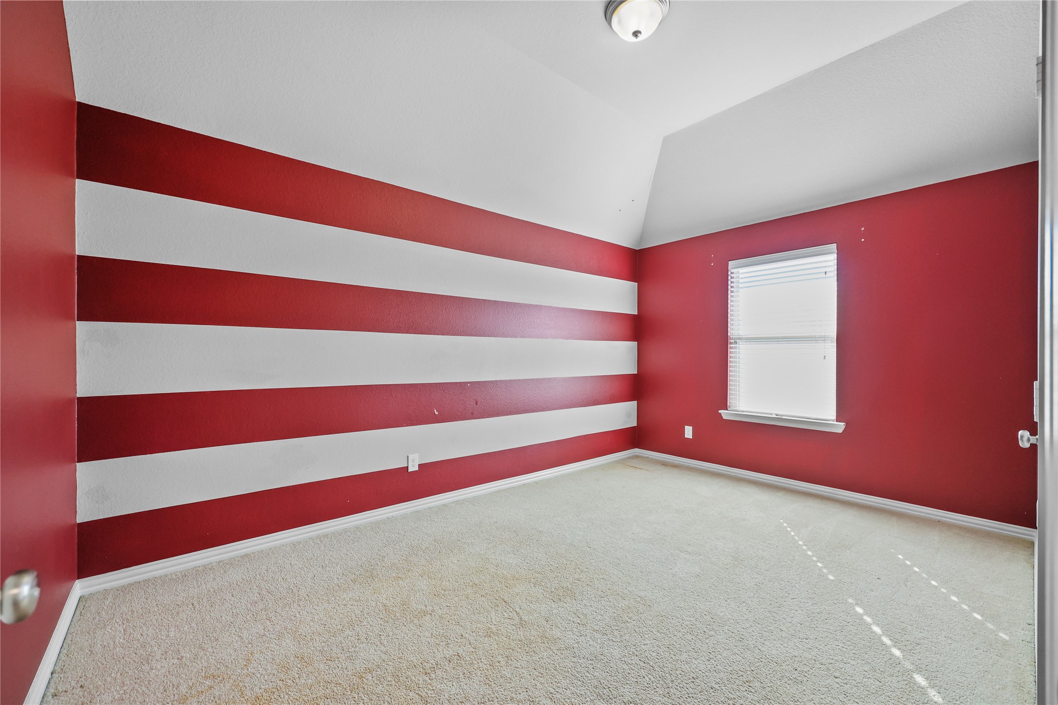 706 Suncatcher Circle Property Photo 24