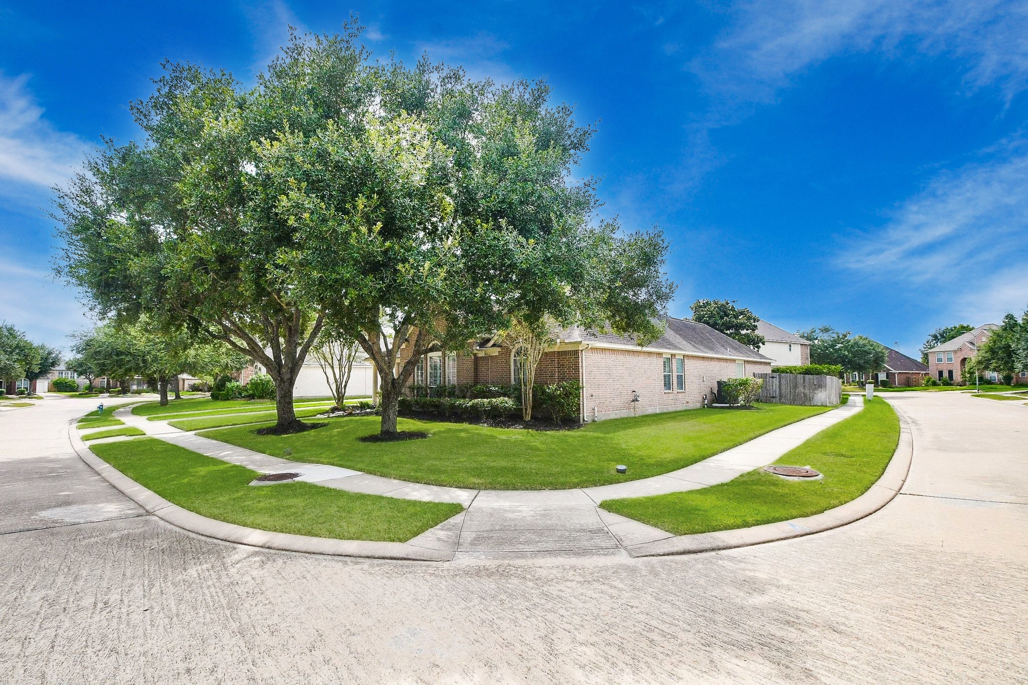 2502 Quiet Lake Court Property Photo 2