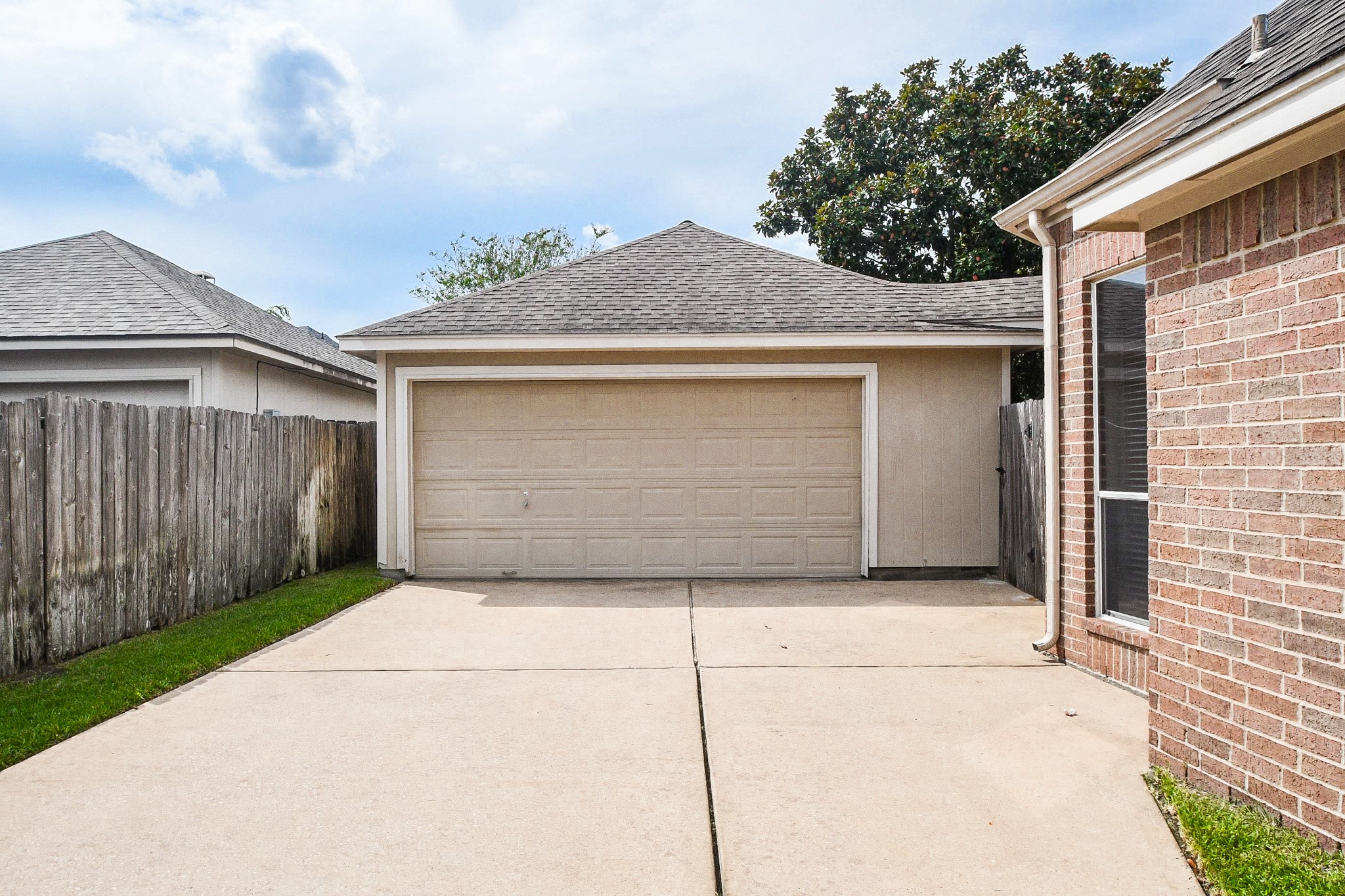 2502 Quiet Lake Court Property Photo 3