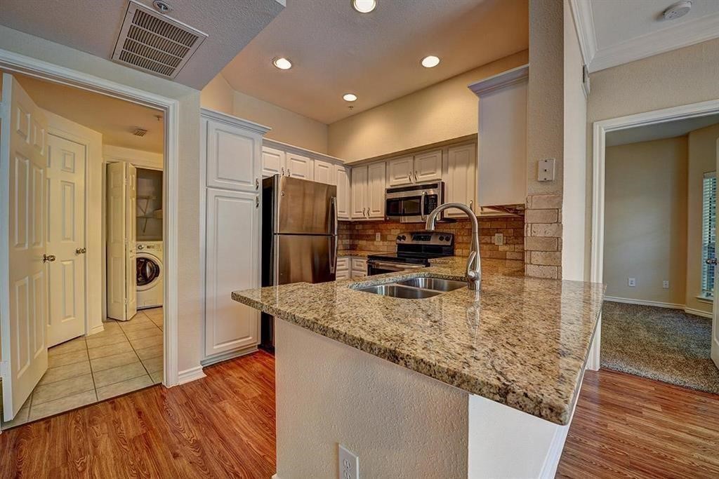 1919 Post Oak Park Drive 5112 Property Photo 1