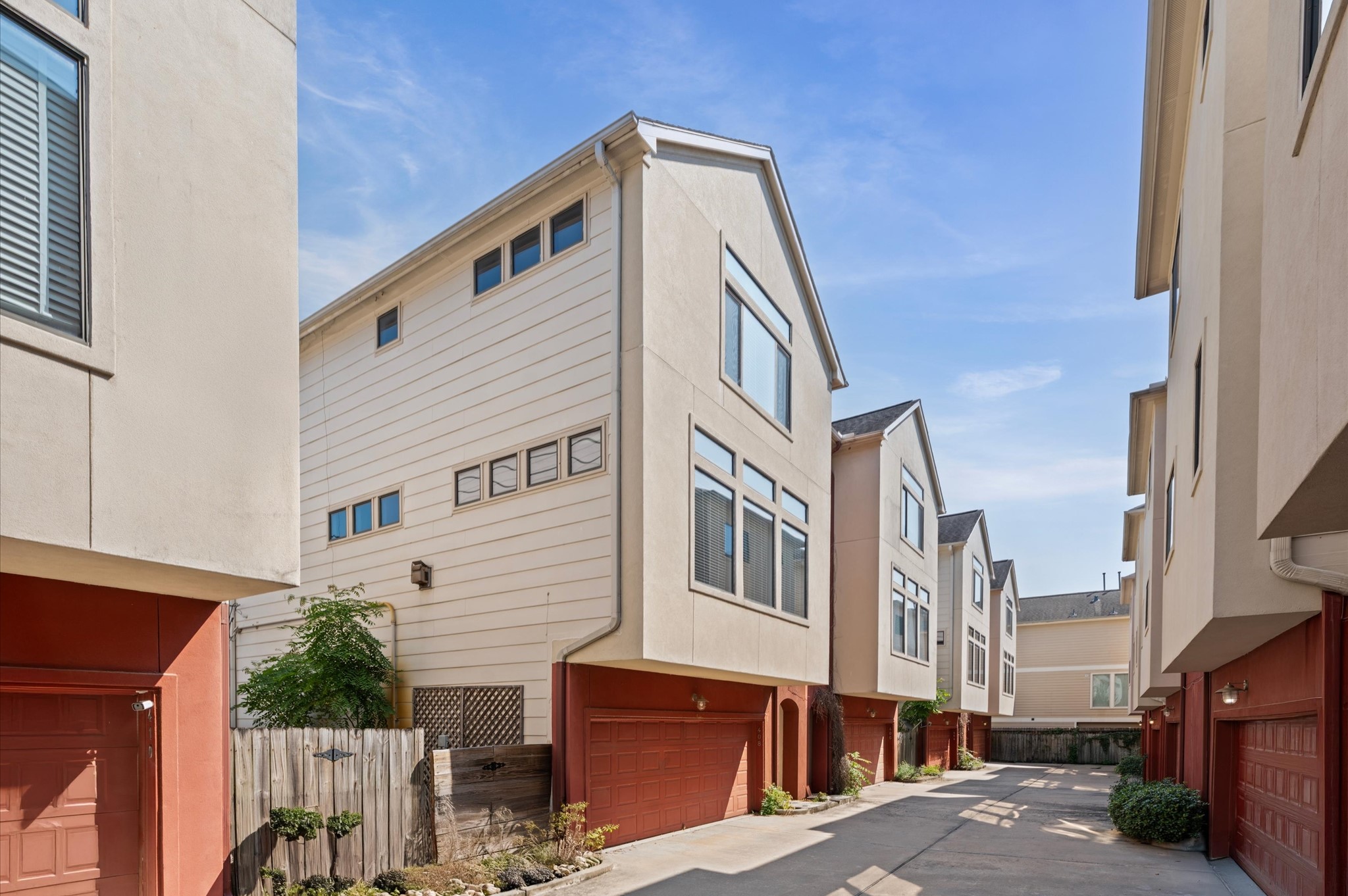 408 Parker Street Property Photo 9