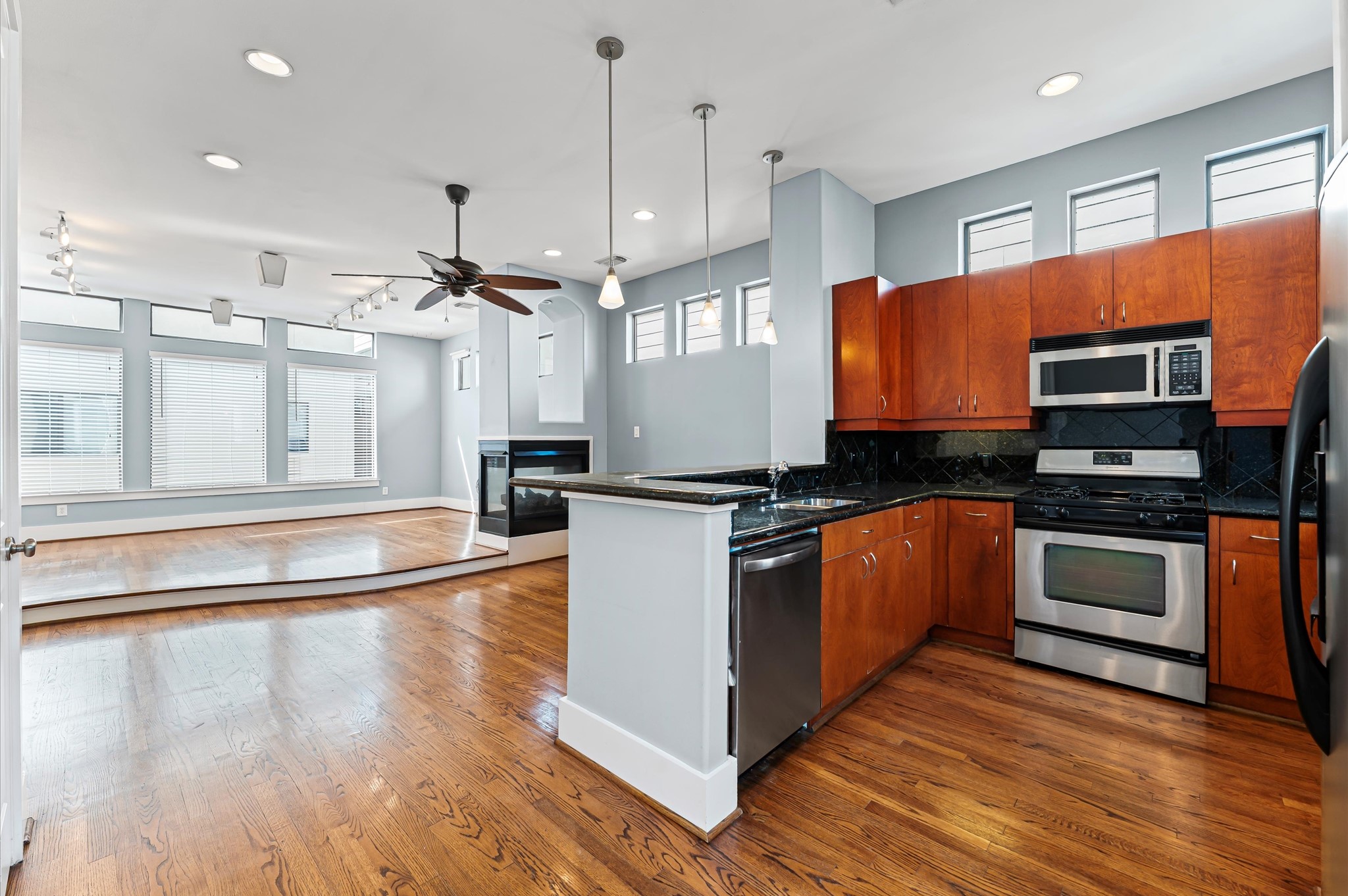 408 Parker Street Property Photo 28