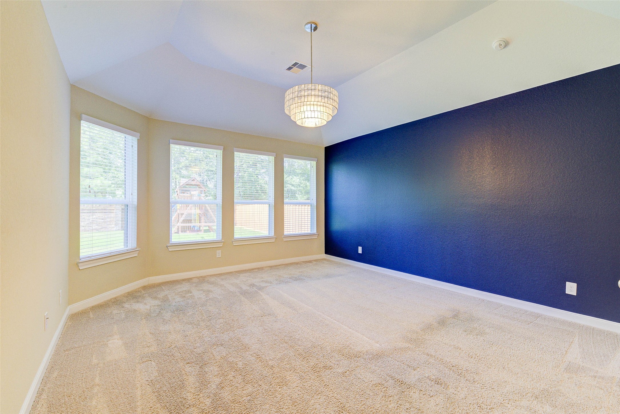 4022 Steep Woods Drive Property Photo 12