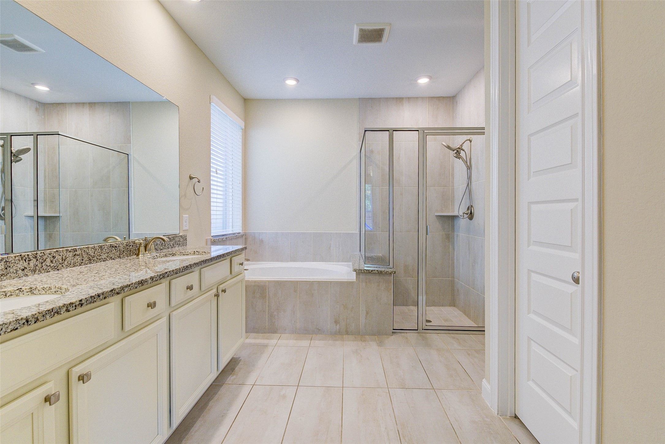 4022 Steep Woods Drive Property Photo 14
