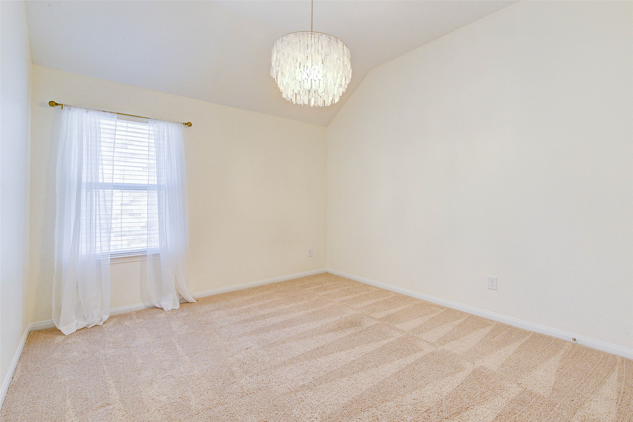 4022 Steep Woods Drive Property Photo 29