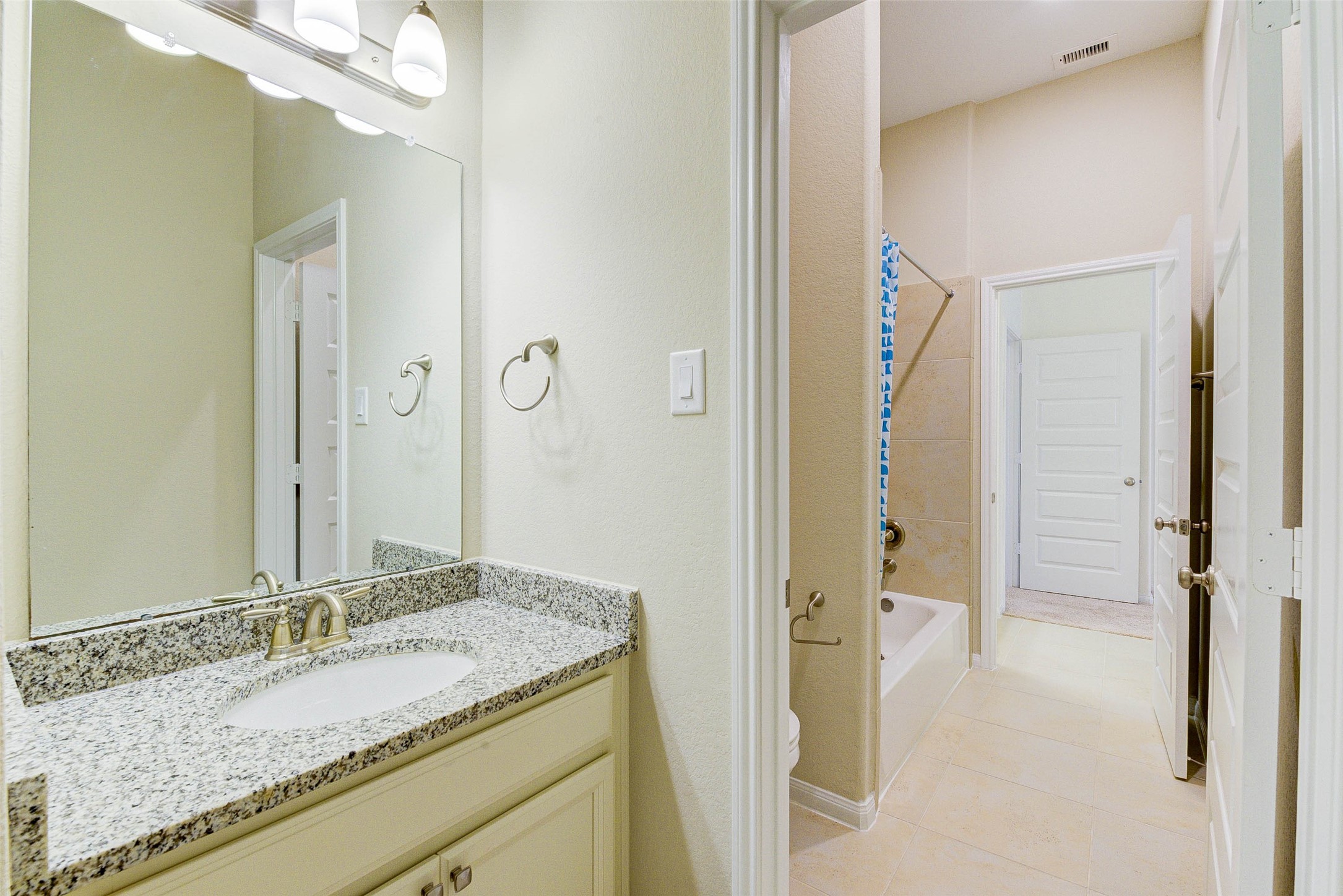 4022 Steep Woods Drive Property Photo 33