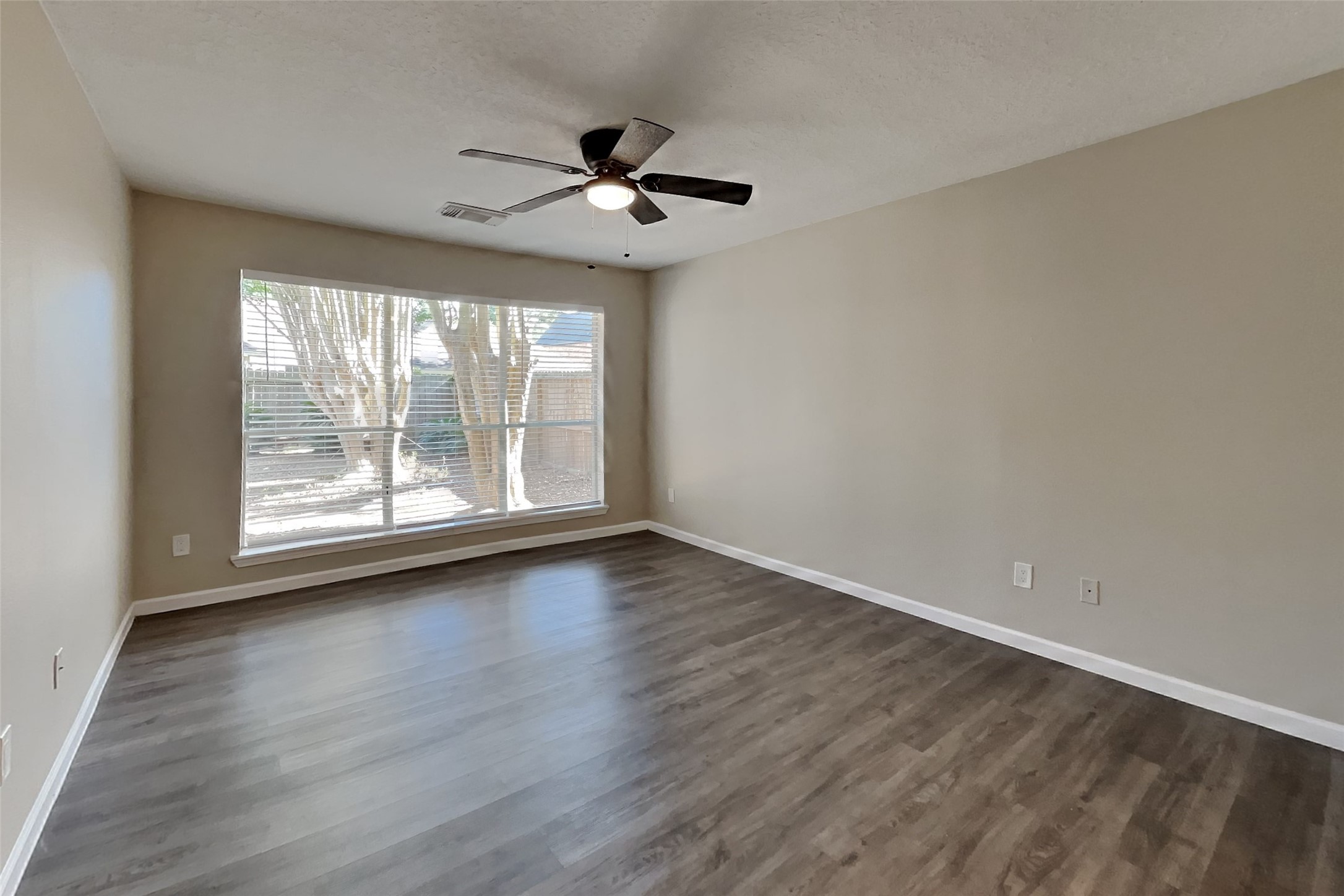 5803 Forest Timbers Drive Property Photo 8