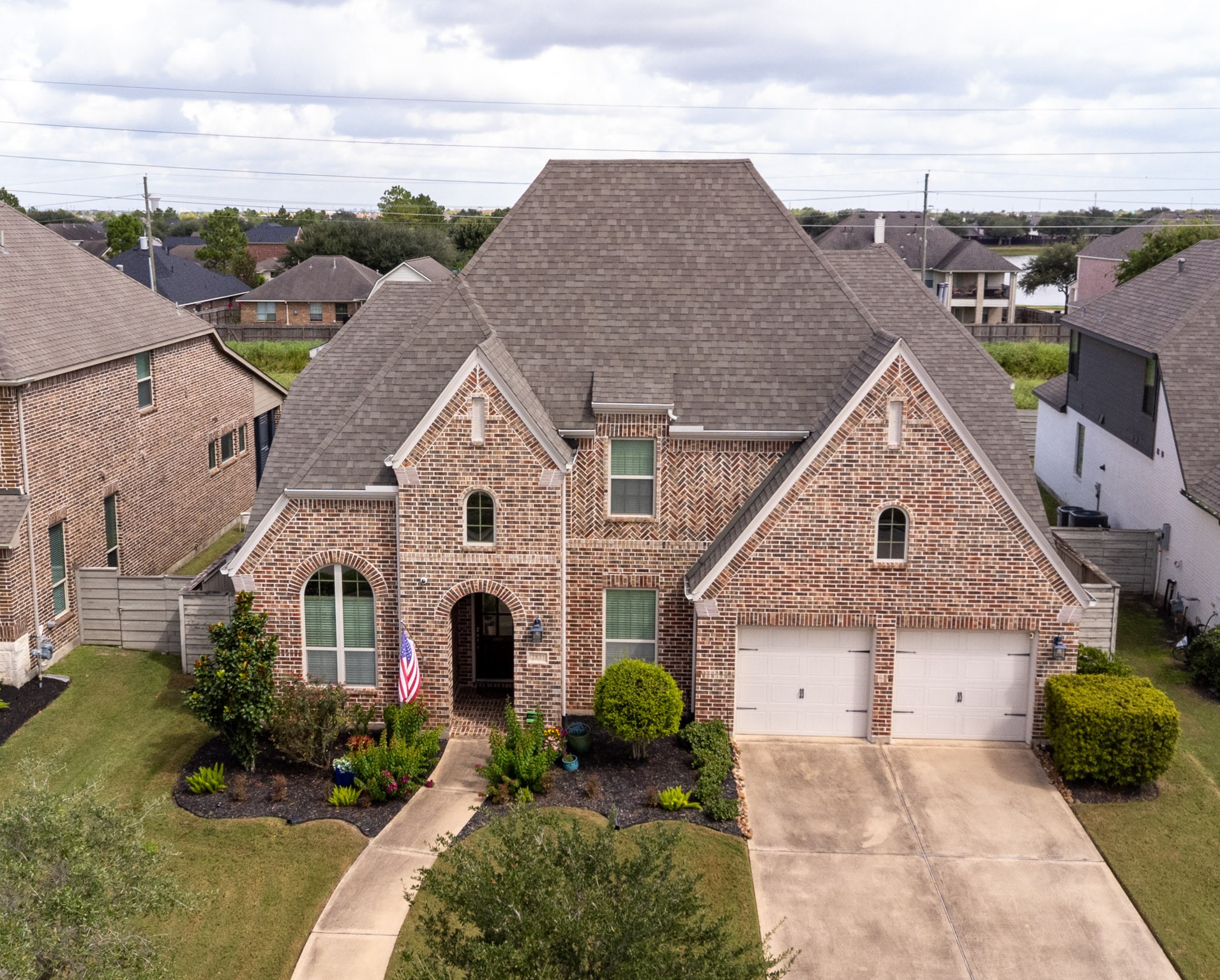 2831 Maple Oak Lane Property Photo 1