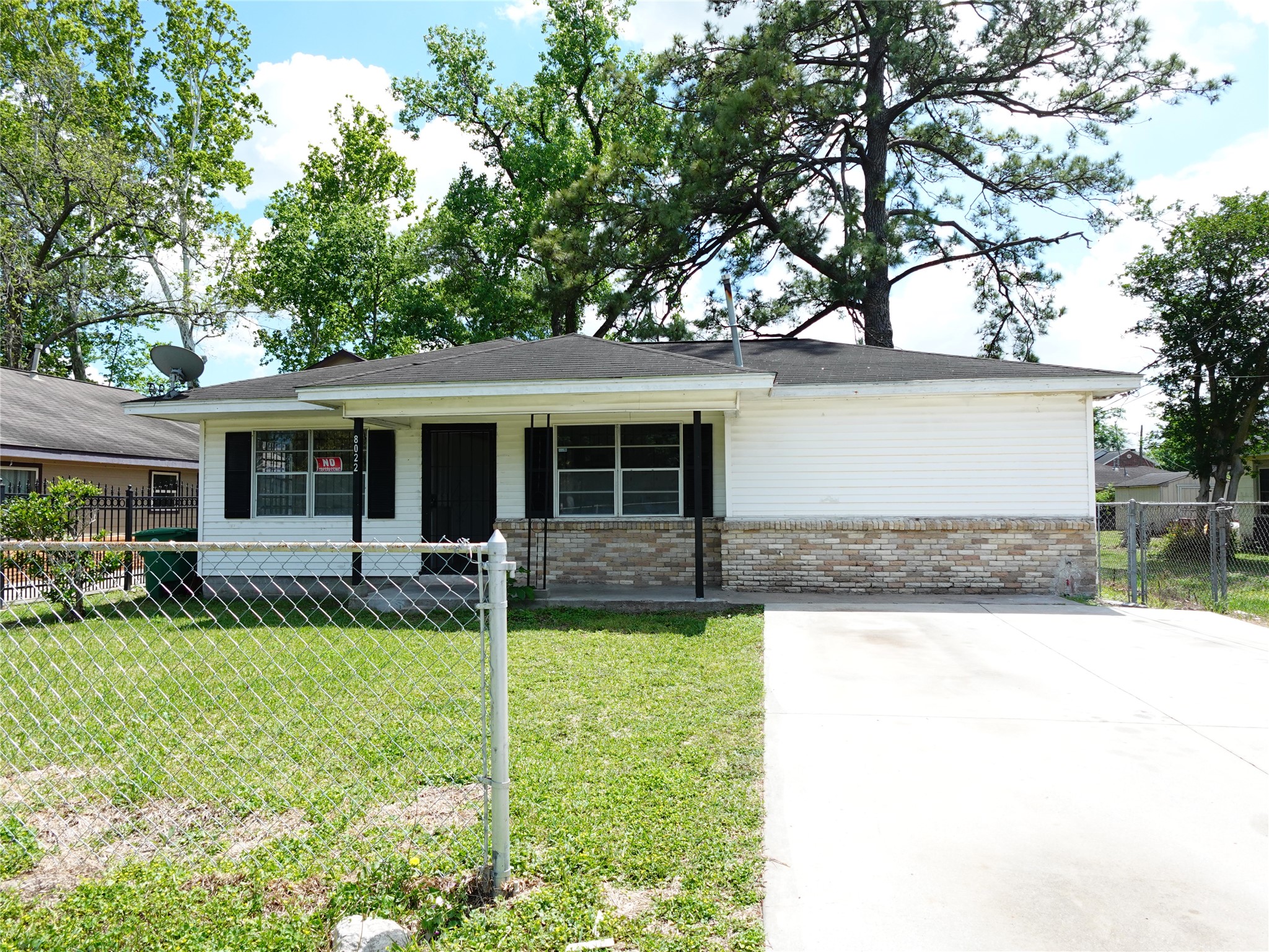 8022 Woodlyn Road Property Photo 1