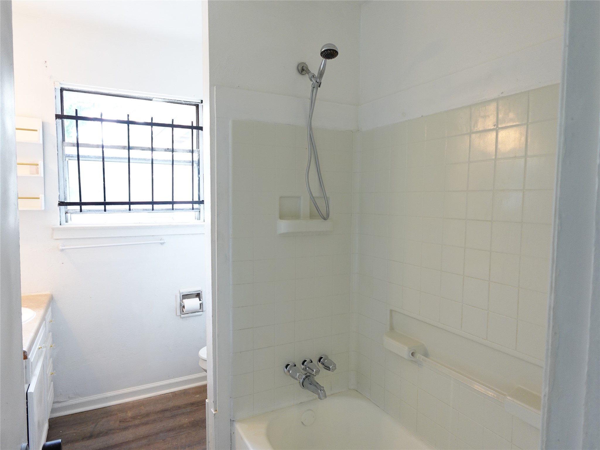 8022 Woodlyn Road Property Photo 5