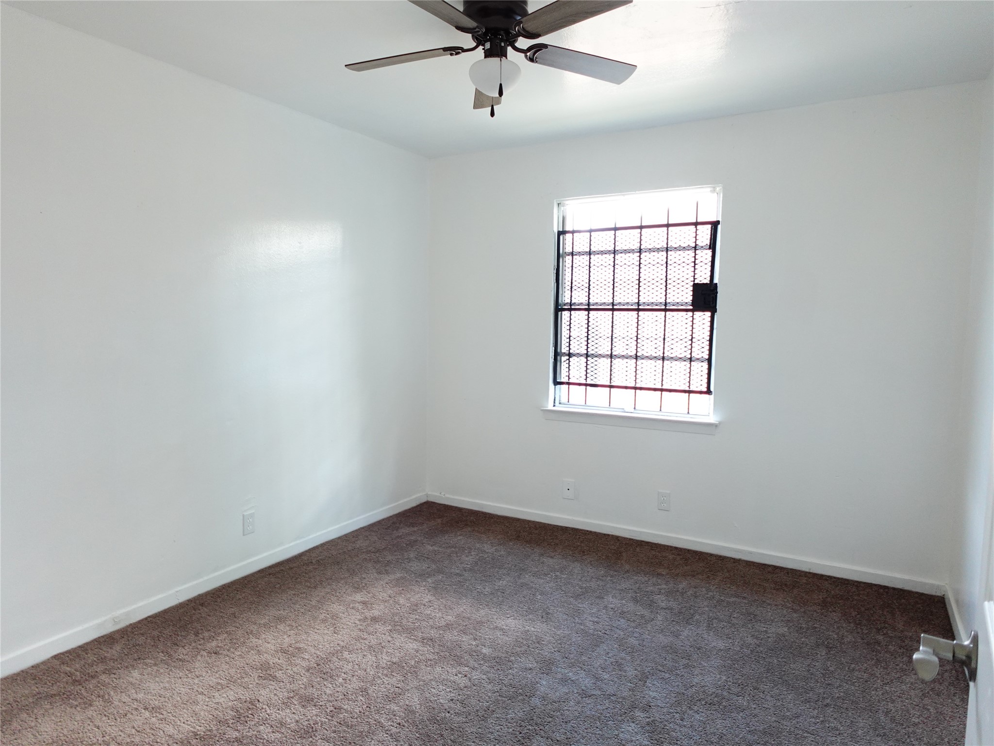 8022 Woodlyn Road Property Photo 6